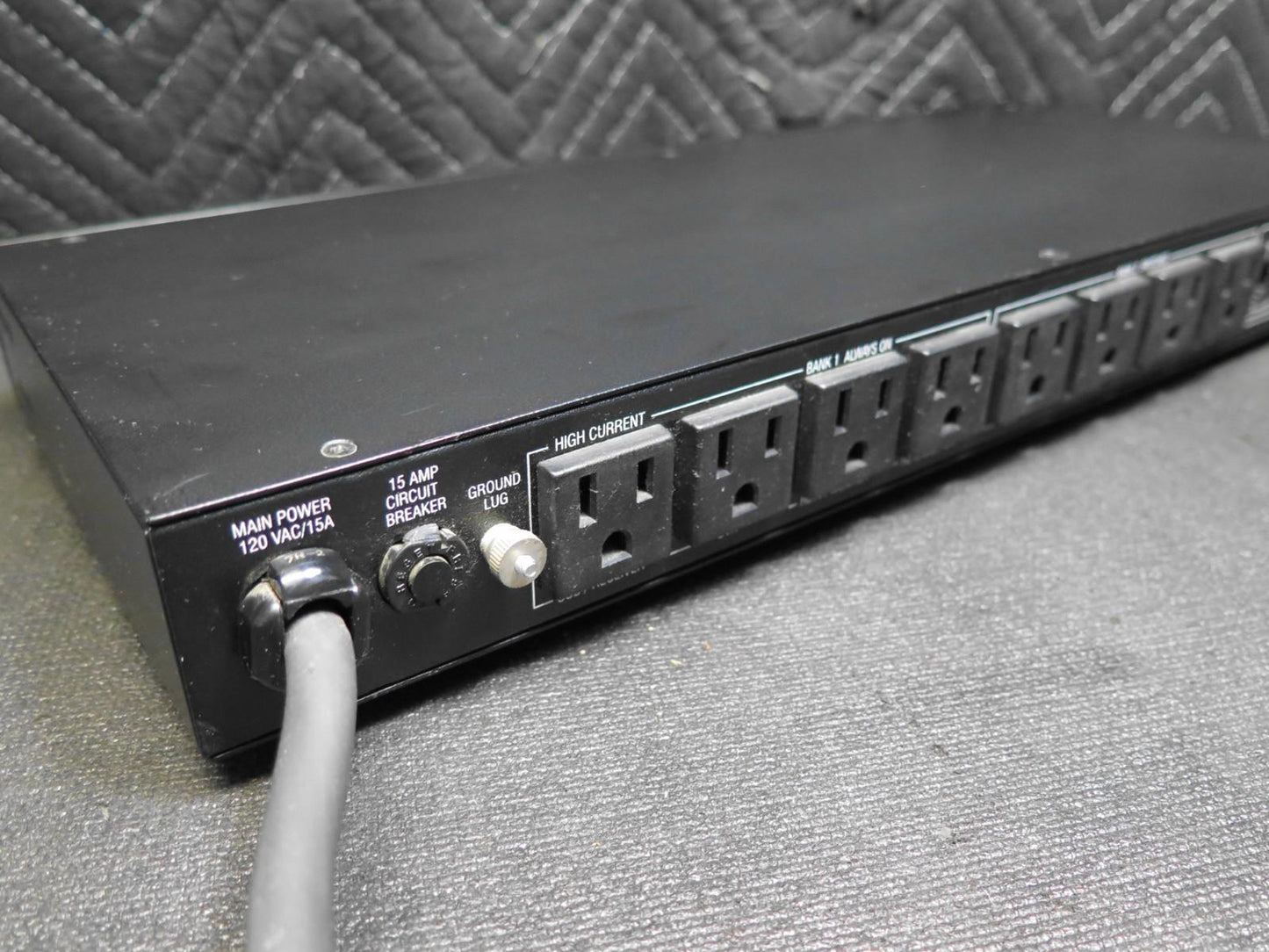 Panamax M4300-PM Home Theater Power Line Conditioner and Surge Protector