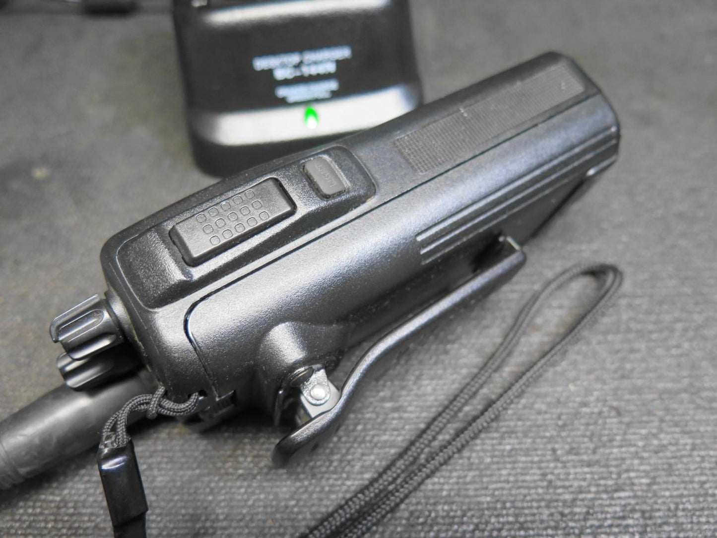 ICOM IC-A24 VHF Air Band Transceiver Aviation Handheld Radio w/Charger