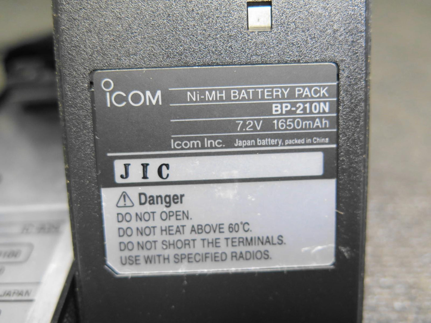 ICOM IC-A24 VHF Air Band Transceiver Aviation Handheld Radio w/Charger