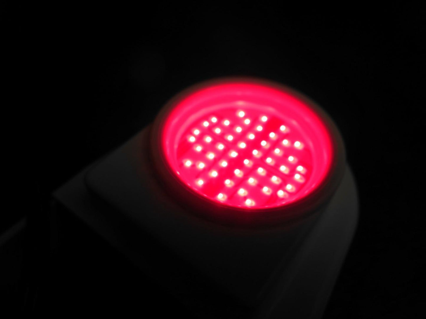Quantum Warp 10 - 670nm Red Light Laser Therapy - Arthritis Muscle Pain Relief
