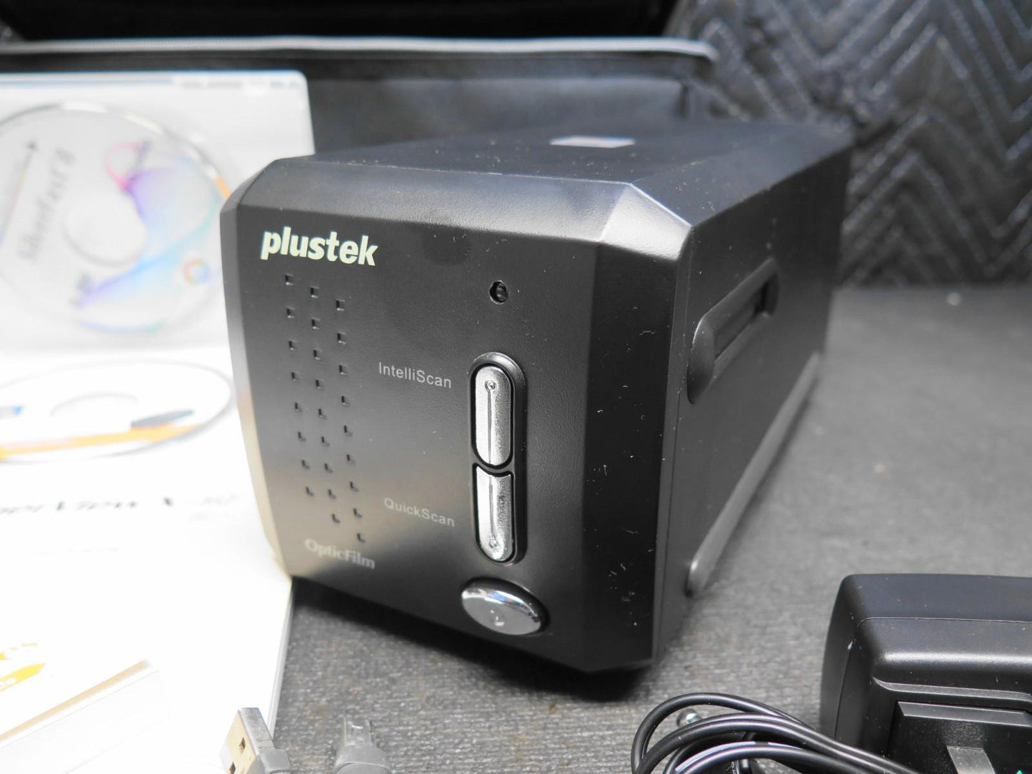 Plustek OpticFilm 8200i Ai Film Scanner  w/ Manuals Software Power USB, No trays