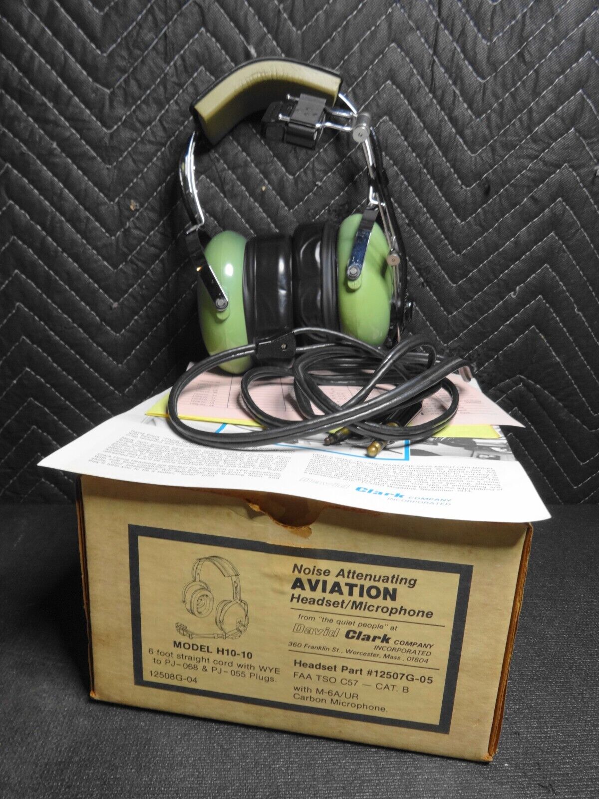 David Clark H10-10 Aircraft Headset - GA Plugs, with original box