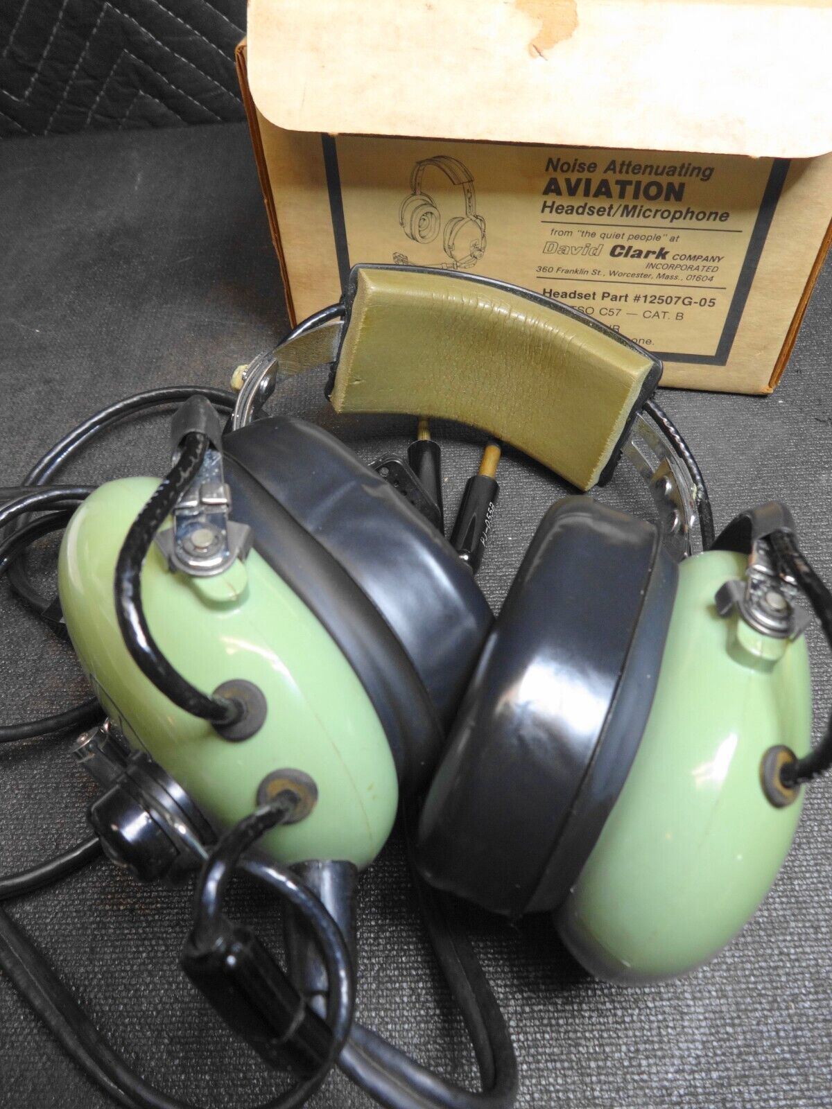 David Clark H10-10 Aircraft Headset - GA Plugs, with original box