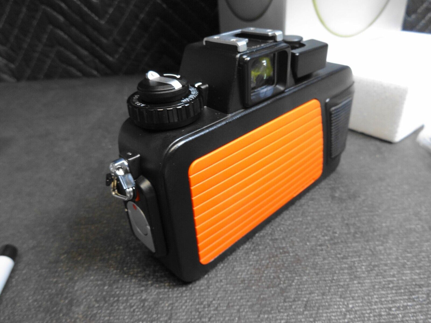 [Unused in Box] Nikon Nikonos V Orange Underwater Film Camera 35mm