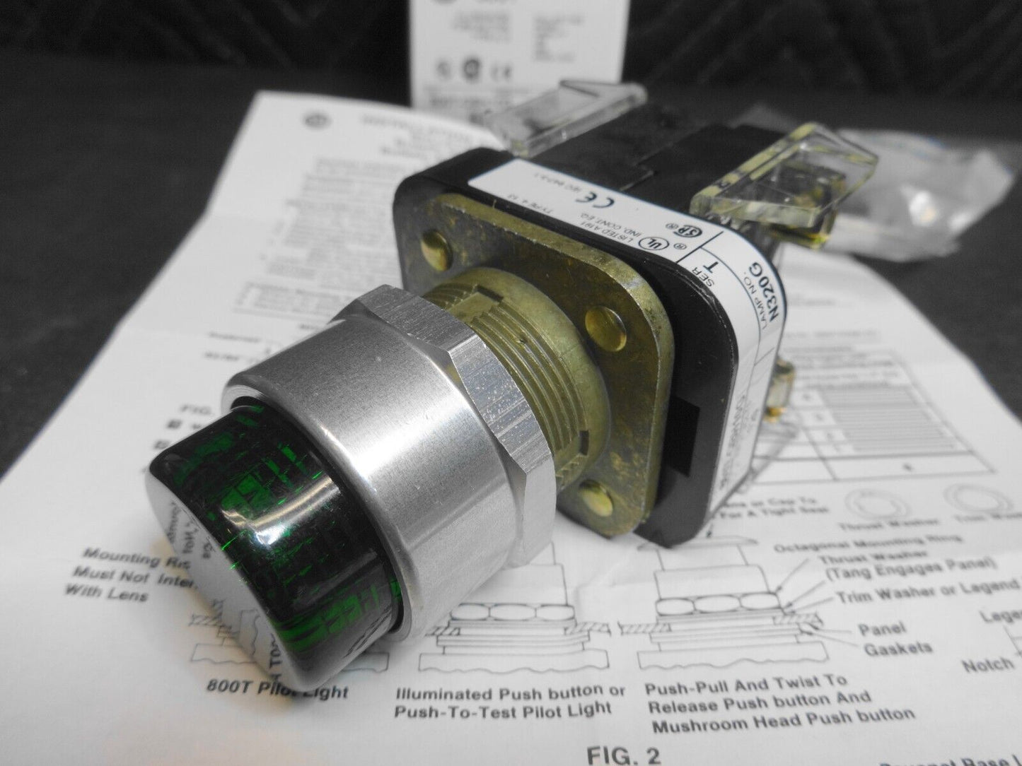 Allen Bradley 800T-QBH10G Green Illuminated Push Button 30mm