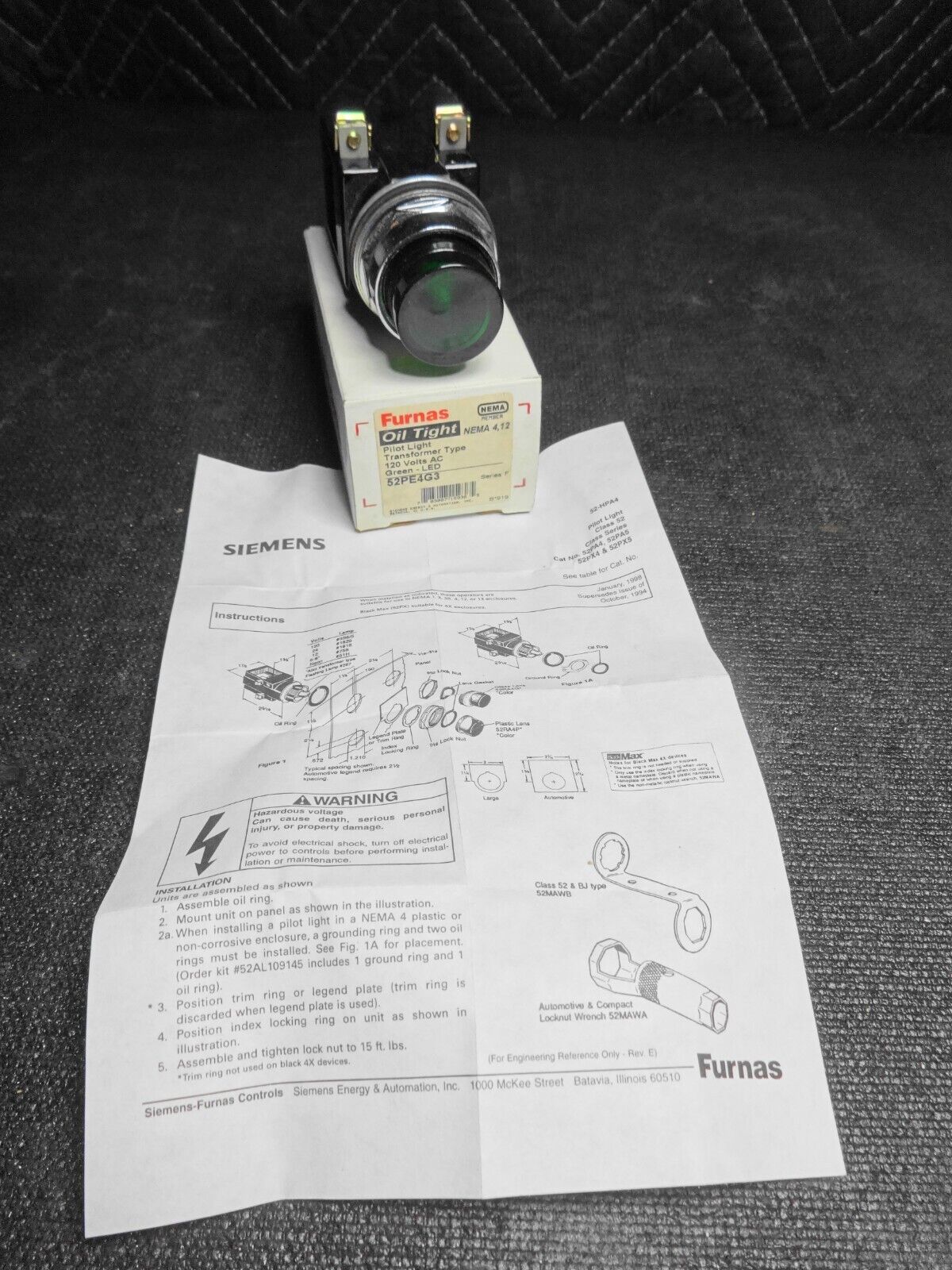 Furnas / Siemens 52PE4G3 Oil Tight Pilot Light Transformer Type - Green Lens