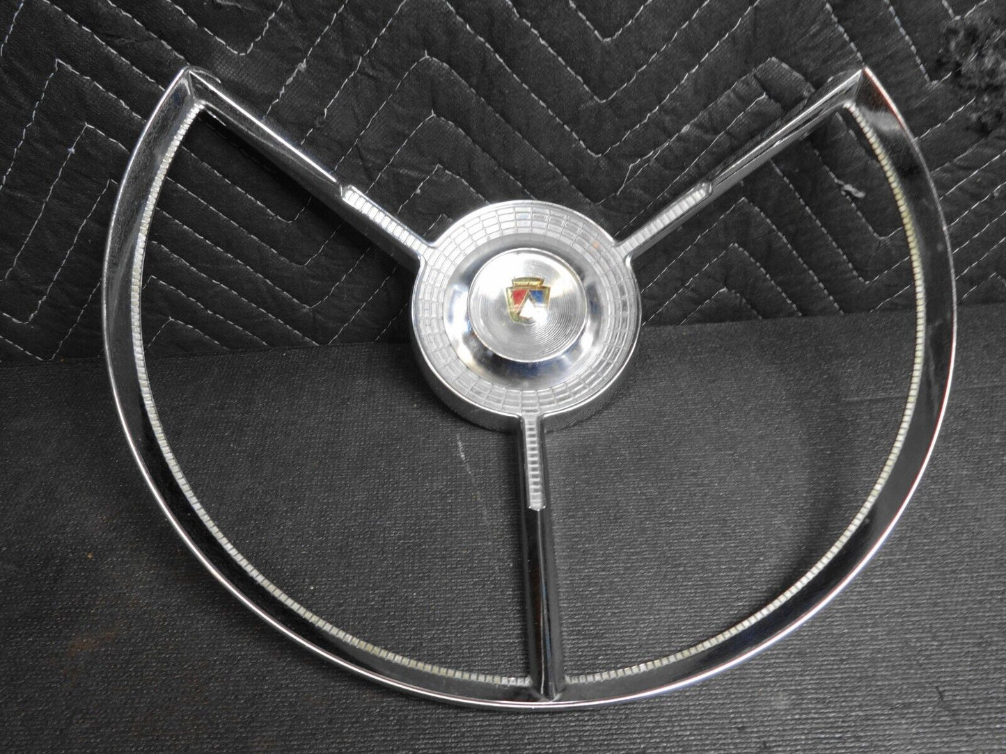 1956 1957 Ford Fairlane Thunderbird Victoria Horn Ring