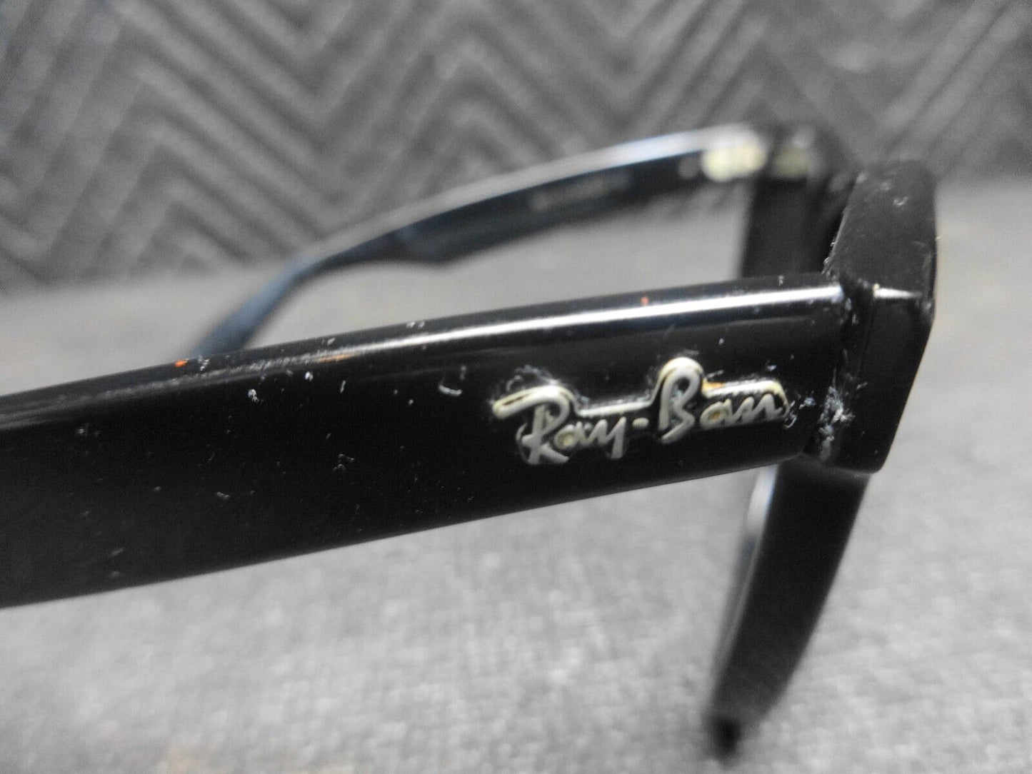 VINTAGE B&L RAY-BAN MADE IN USA L1724 G15 UV GLOSSY BLACK WAYFARER II SUNGLASSES