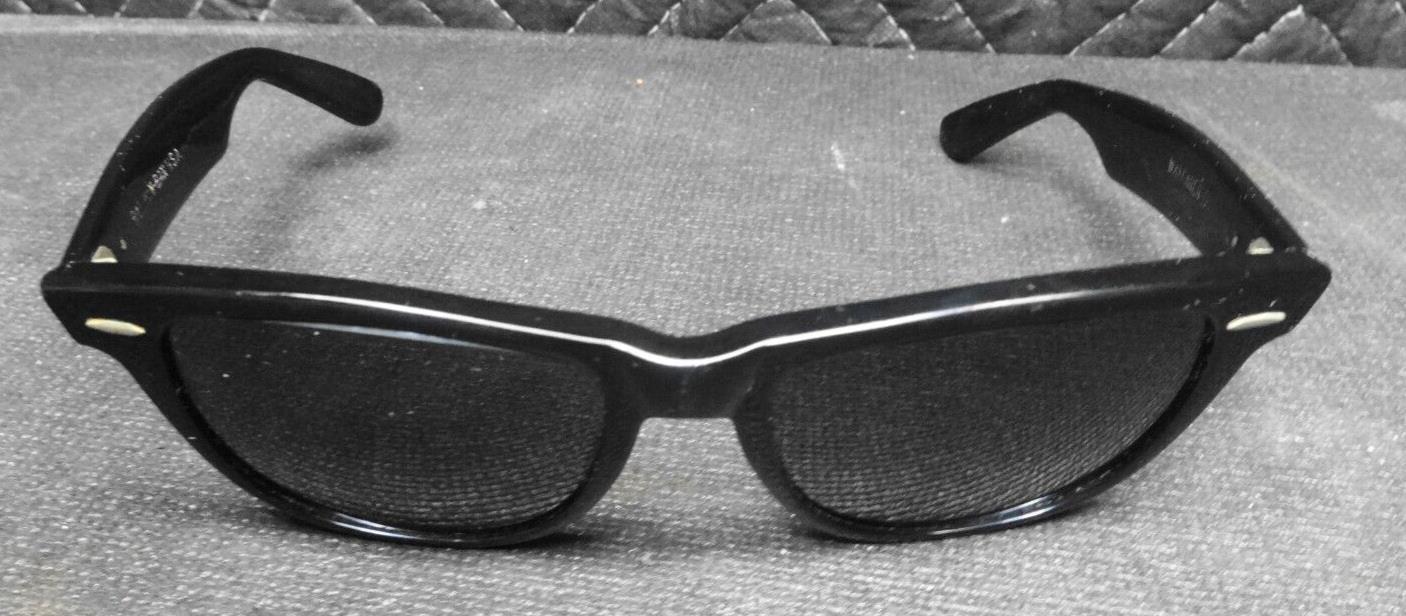 VINTAGE B&L RAY-BAN MADE IN USA L1724 G15 UV GLOSSY BLACK WAYFARER II SUNGLASSES