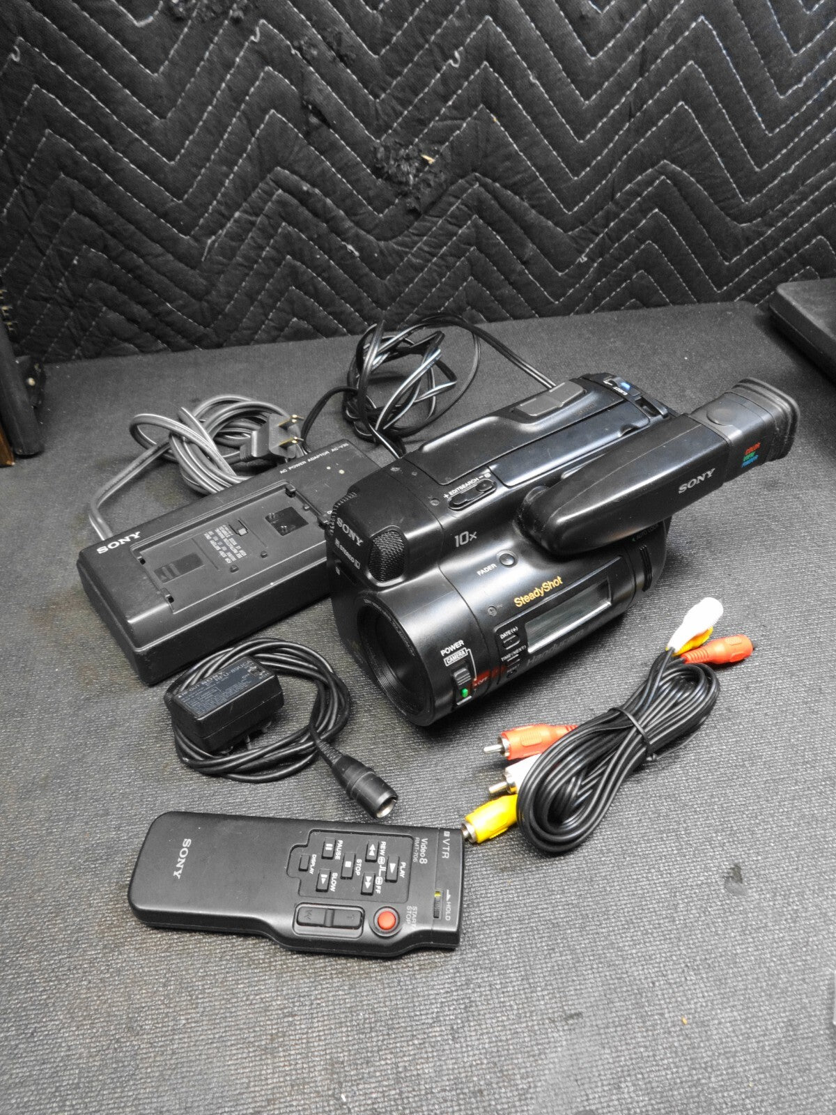 Sony CCD-TR91 Stereo 8mm Video8 Camcorder Camera VCR Player Video Transfer