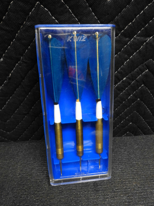 RARE VINTAGE 1970's KWIZ DARTS SET IN CASE - 24 GMS