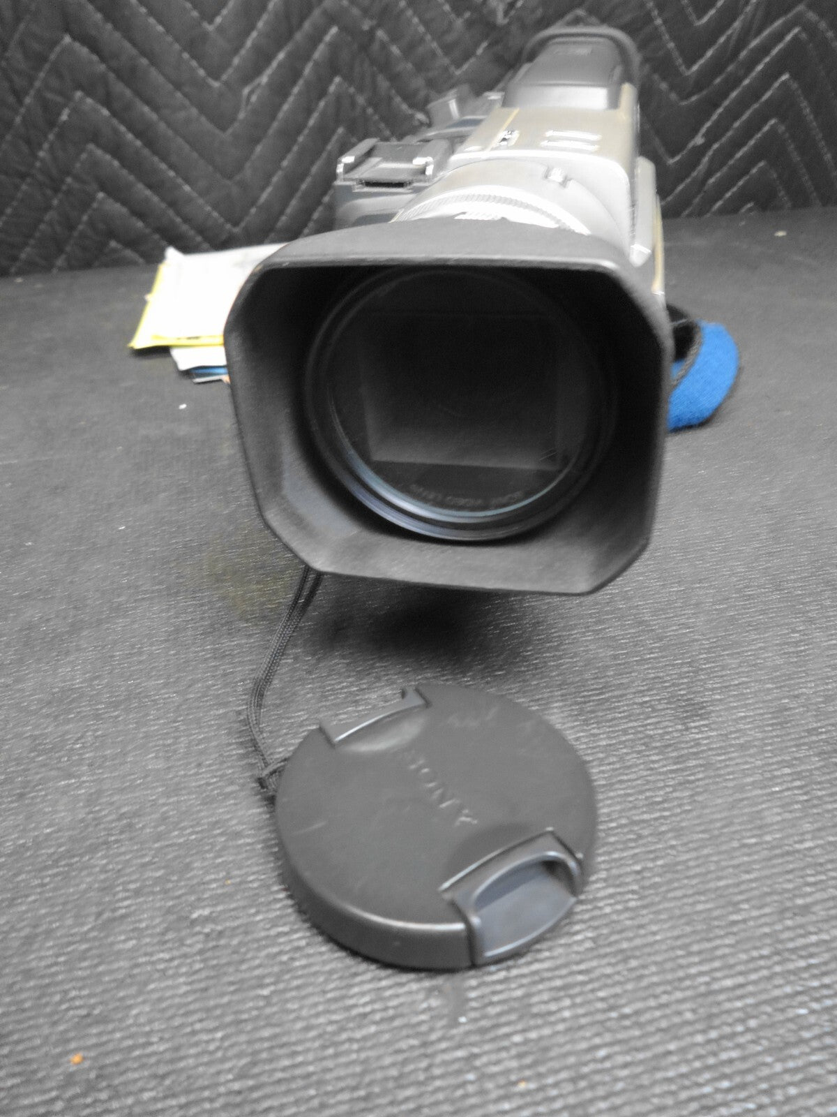 SONY Handycam DCR-TRV900 3CCD Mini DV Camcorder *READ*