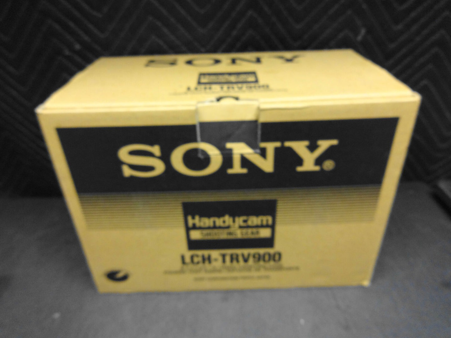 BRAND NEW - Sony Hard Handycam Carrying Case Only - Silver   LCH-TRV900   *NIB*