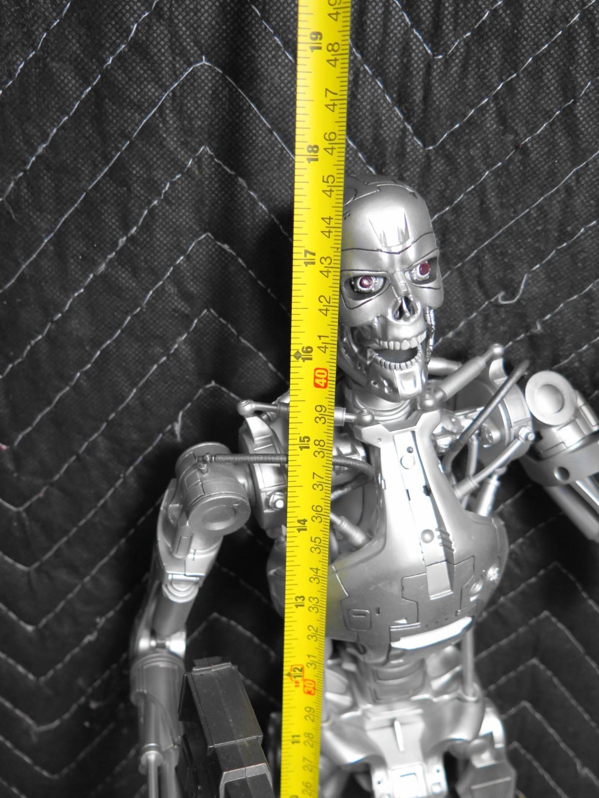 NECA the Terminator T-800 Endoskeleton Action Figure 18-inch, 1/4 Scale
