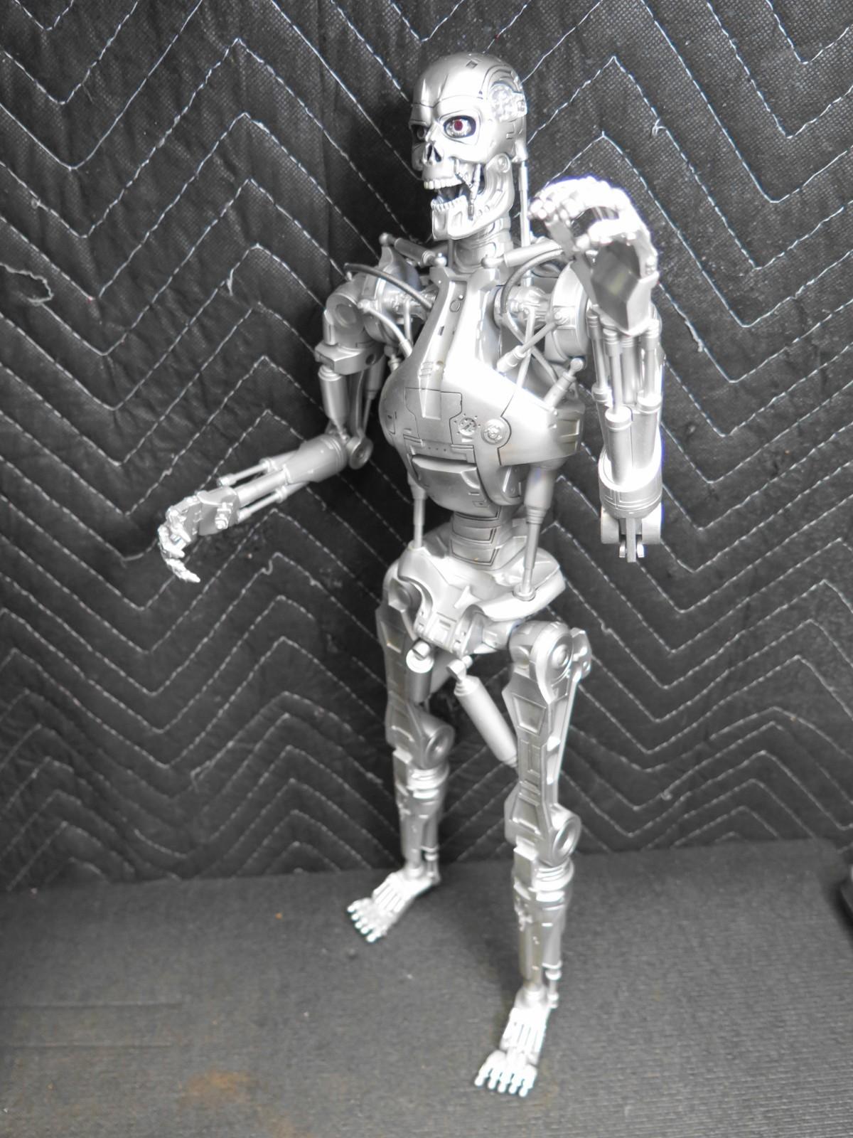 NECA the Terminator T-800 Endoskeleton Action Figure 18-inch, 1/4 Scale