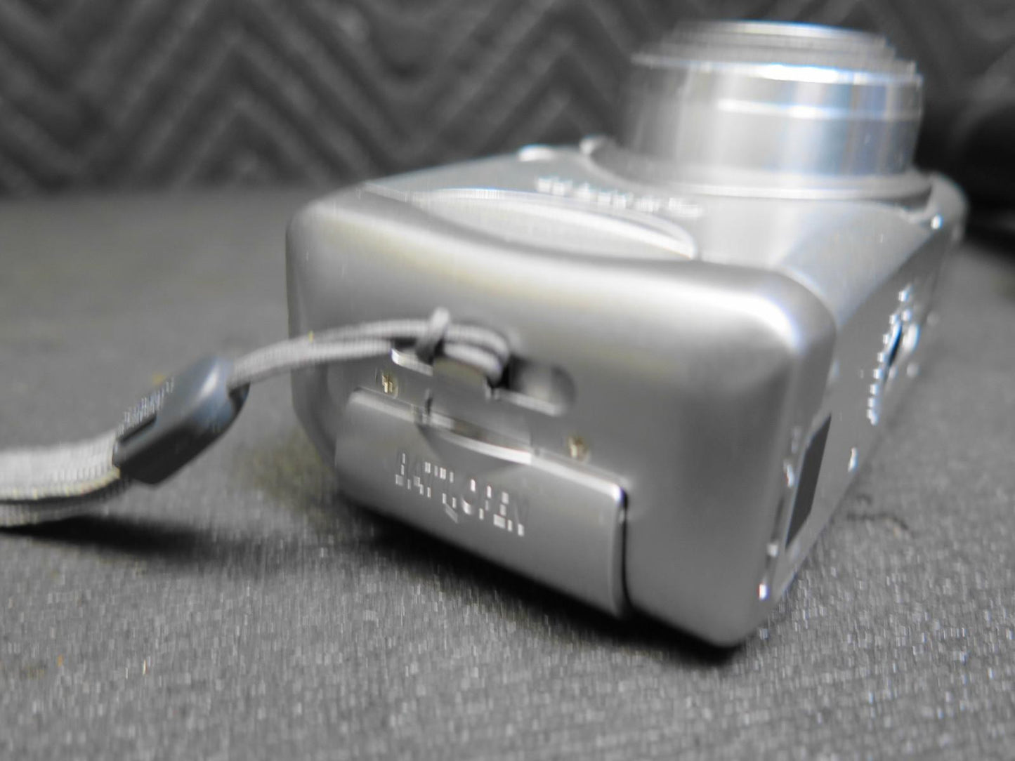 Canon Sure Shot 150u Date 35mm Point & Shoot Film Camera 38-150mm - New Battery