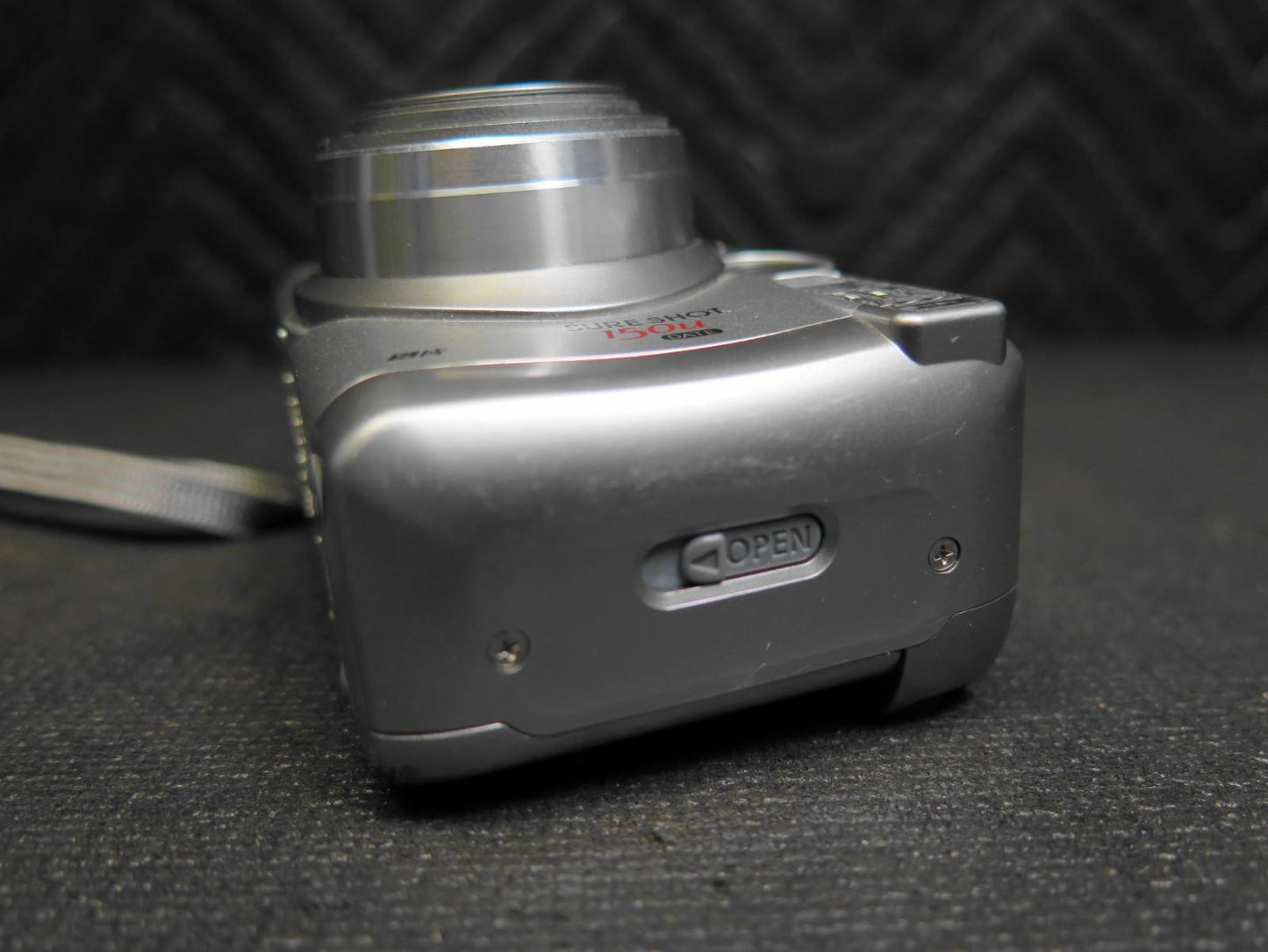 Canon Sure Shot 150u Date 35mm Point & Shoot Film Camera 38-150mm - New Battery