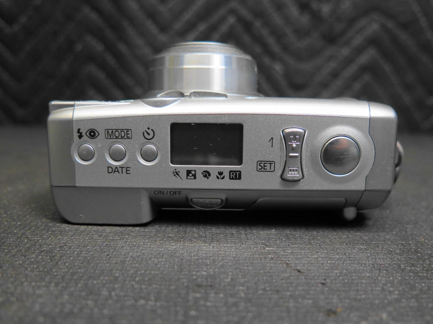 Canon Sure Shot 150u Date 35mm Point & Shoot Film Camera 38-150mm - New Battery