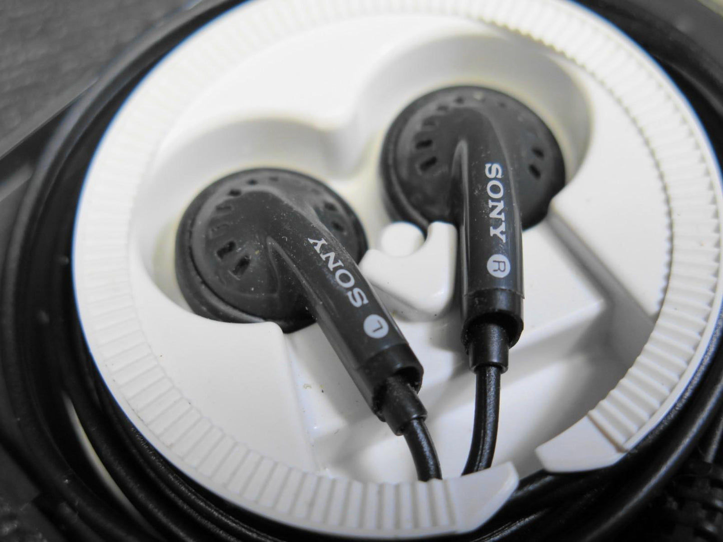 Vintage Sony Turbo Fontopid Walkman Headphones MDR-E424 Earphones