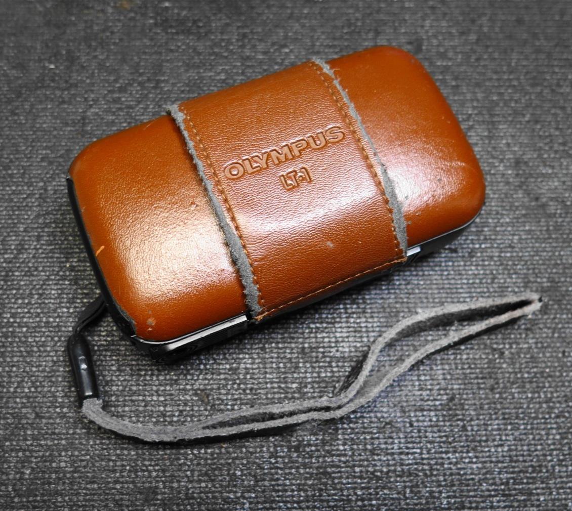 Olympus Paine Webber Lt-1 35mm F3.5 AF Point And Shoot Brown Film Camera w/Case