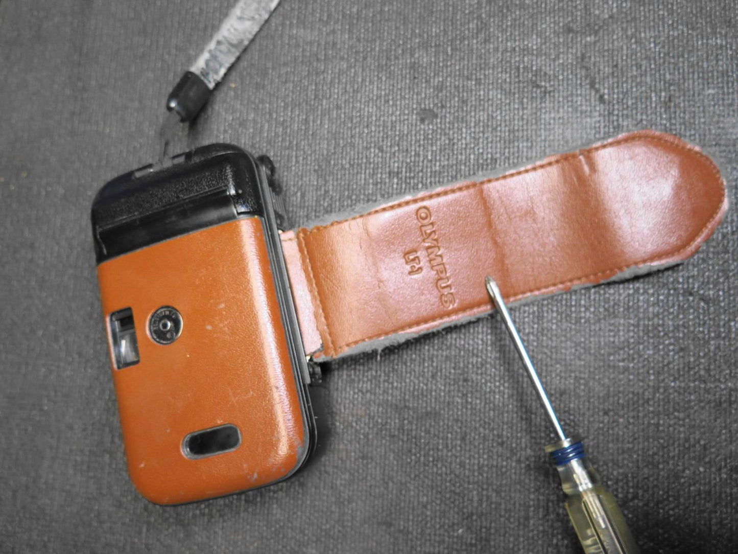 Olympus Paine Webber Lt-1 35mm F3.5 AF Point And Shoot Brown Film Camera w/Case