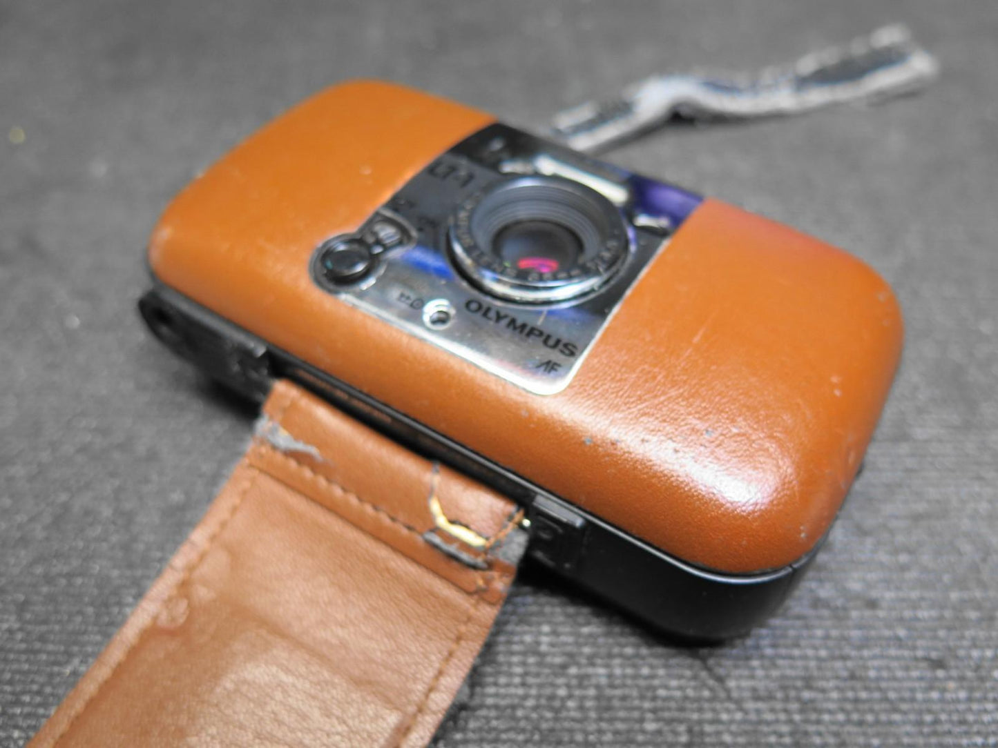 Olympus Paine Webber Lt-1 35mm F3.5 AF Point And Shoot Brown Film Camera w/Case