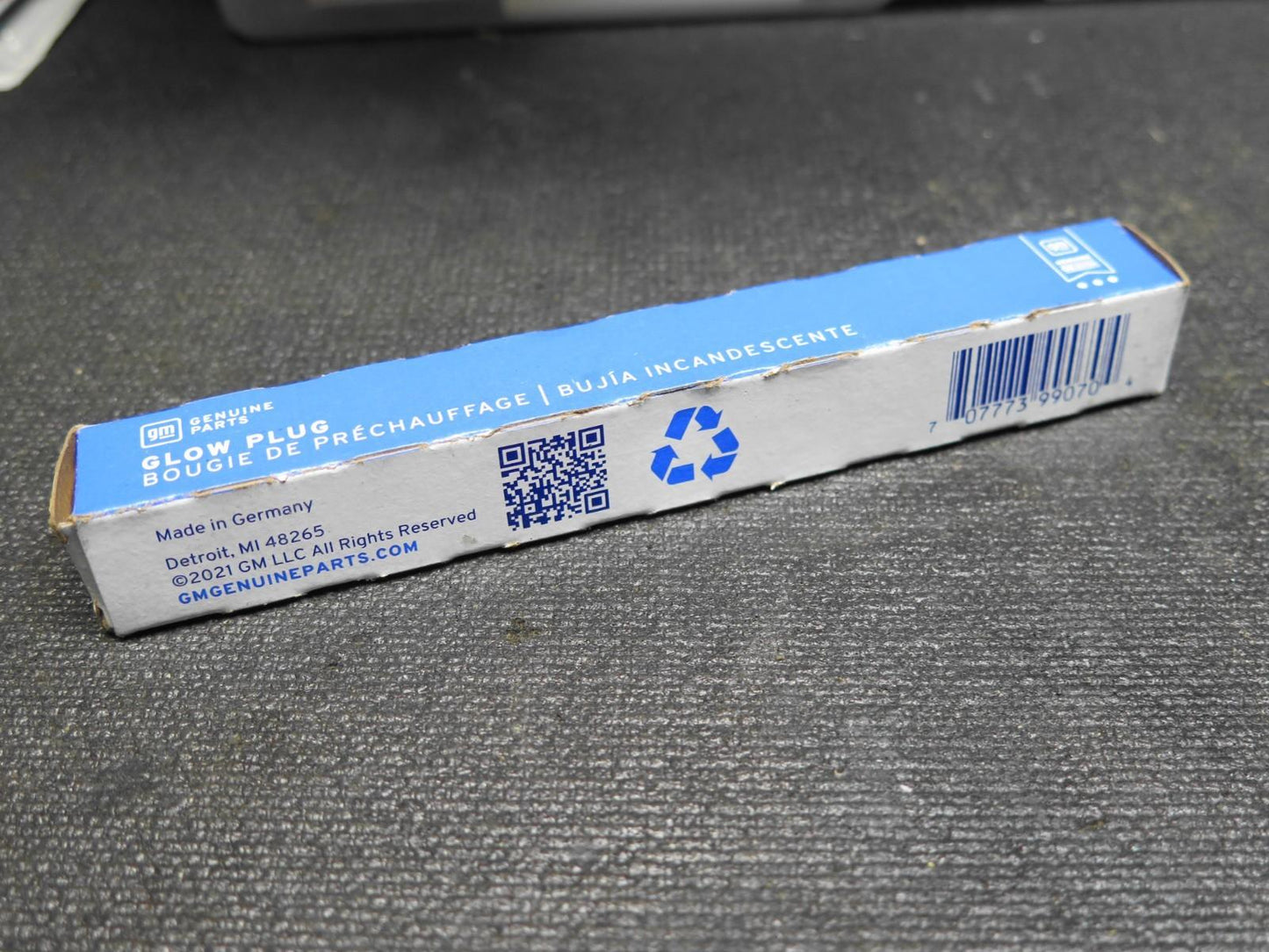 Genuine GM General Motors Diesel Glow Plug 6.6L Duramax LMM LML LBZ NEW IN BOX