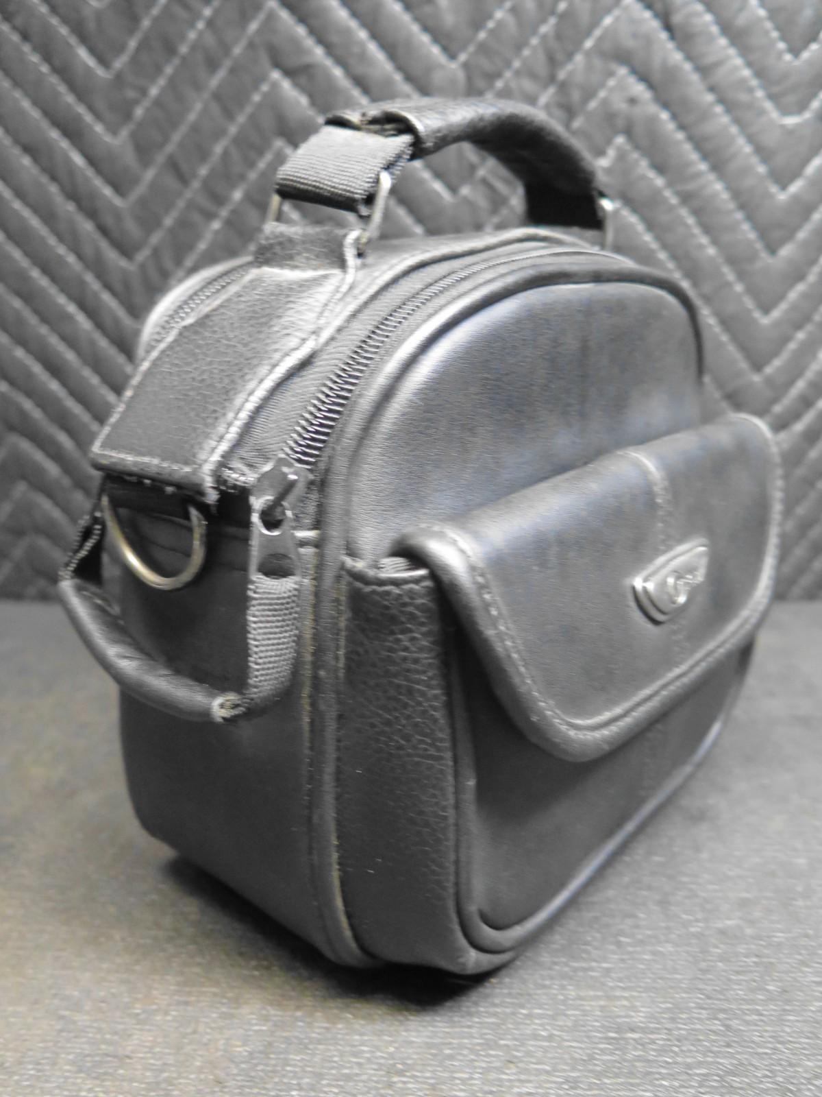 PANASONIC PV-DV203D DIGITAL CAMCORDER w/ Battery, AV Cable, Charger & Soft Case