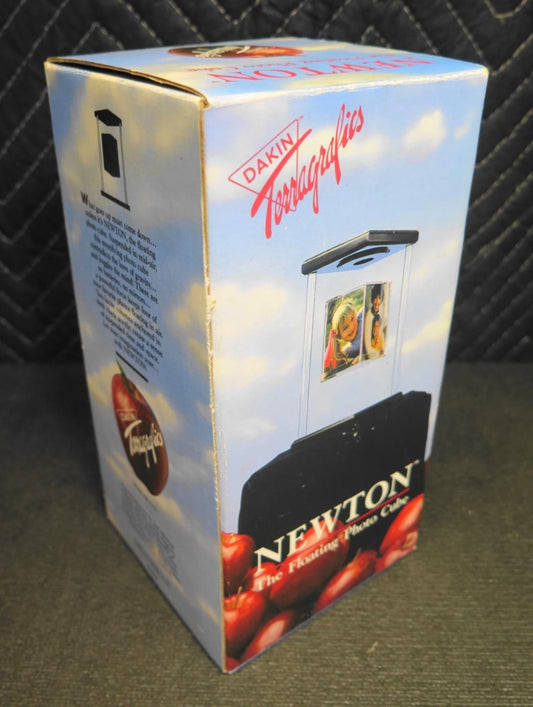 Vintage Dakin Terragrapics Newton Floating Picture Cube - NOS New Old Stock