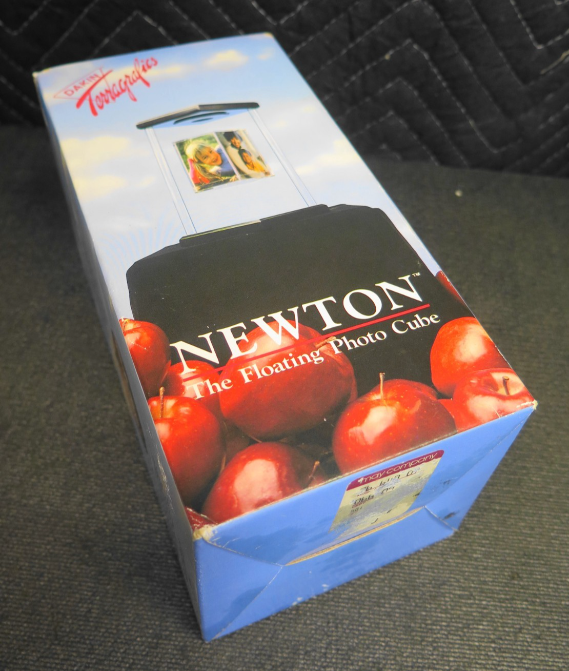 Vintage Dakin Terragrapics Newton Floating Picture Cube - NOS New Old Stock