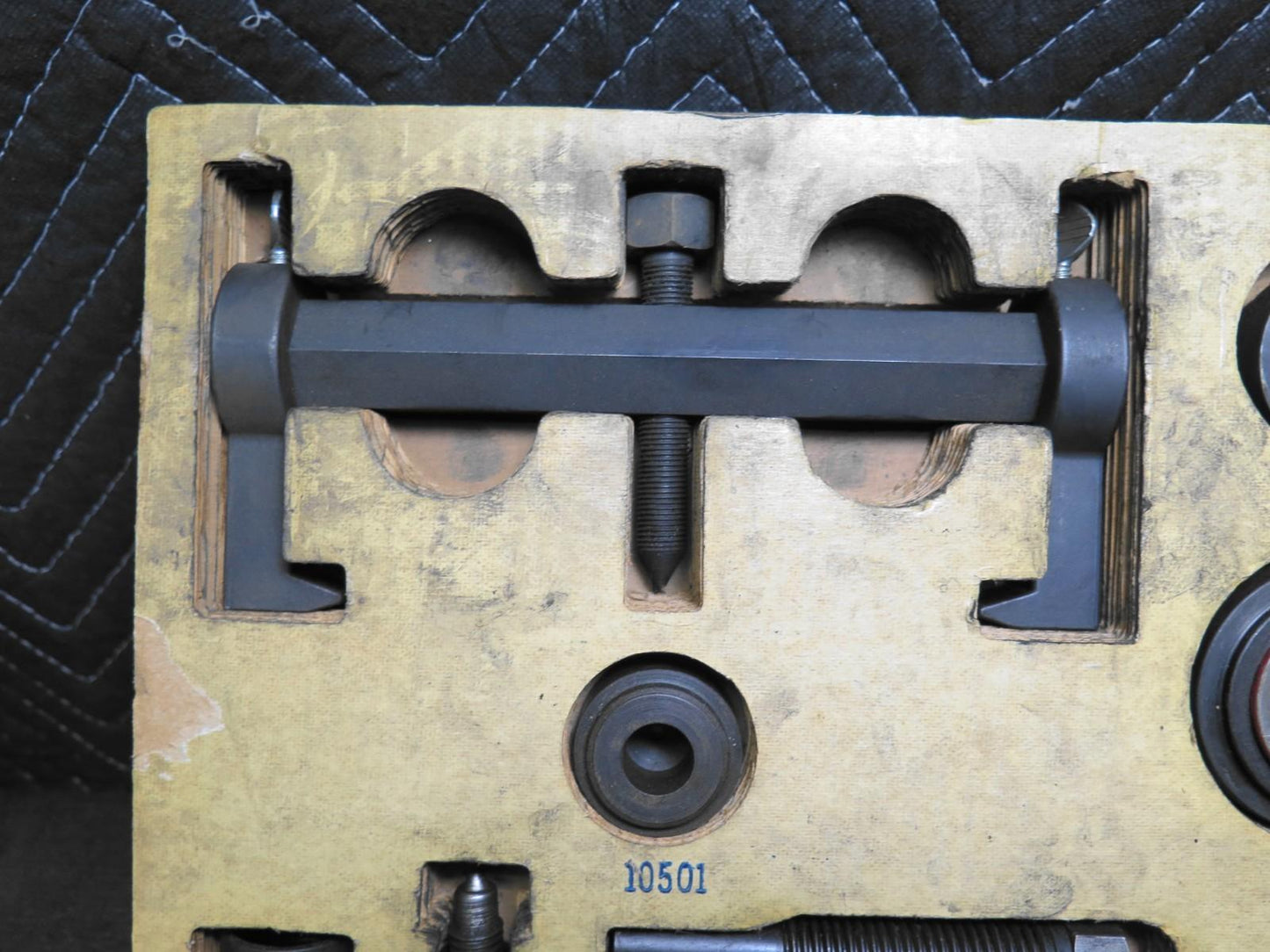 Robinair A/C Air Conditioning Pulley Puller / Installer kit 10501 thru 10510