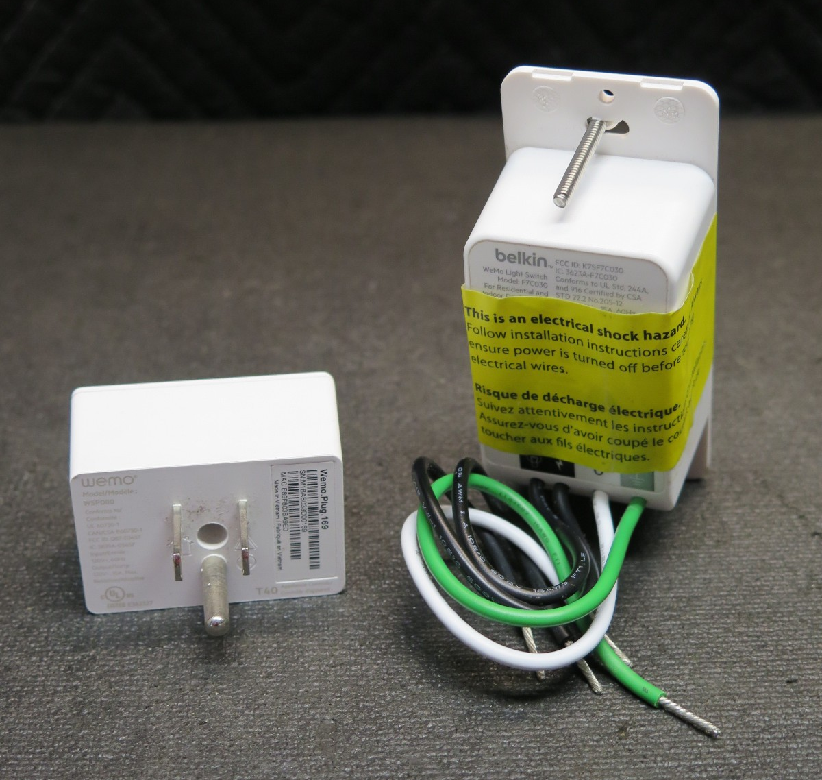 Belkin Wemo F7C030 & Plug 169 - Wi-Fi Smart Light Switch