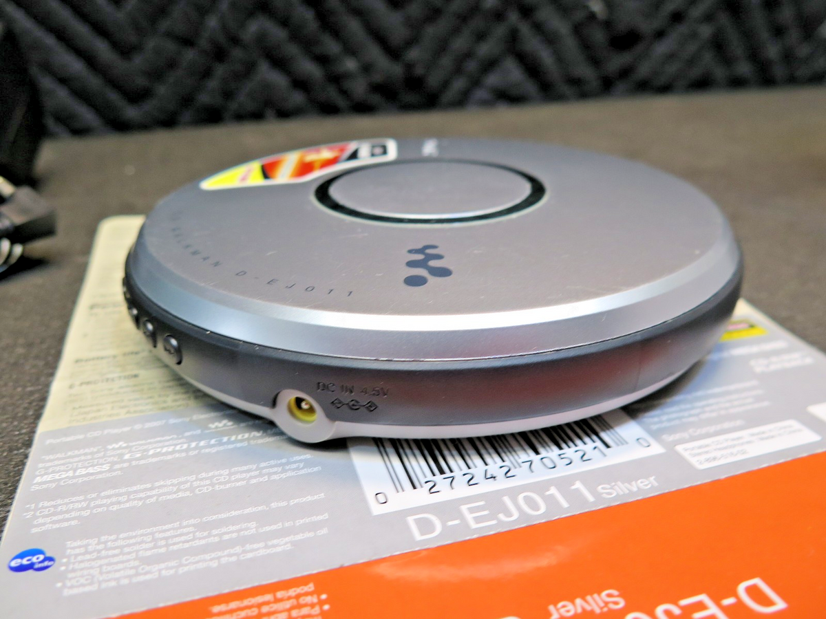 Sony Walkman D‑EJ011 Portable CD Player w/ Power Adapter Mega Bass G‑Protection