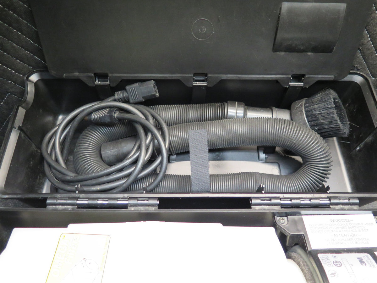 3M Electronics Service Vacuum Model #497 w/ Power Cord, Hose & Brush Attachment