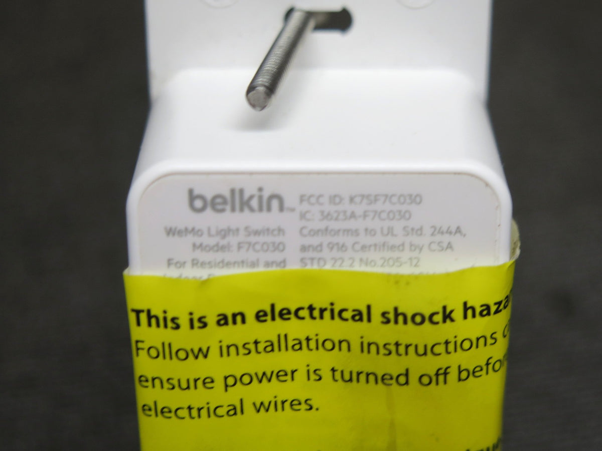 Belkin Wemo F7C030 & Plug 169 - Wi-Fi Smart Light Switch