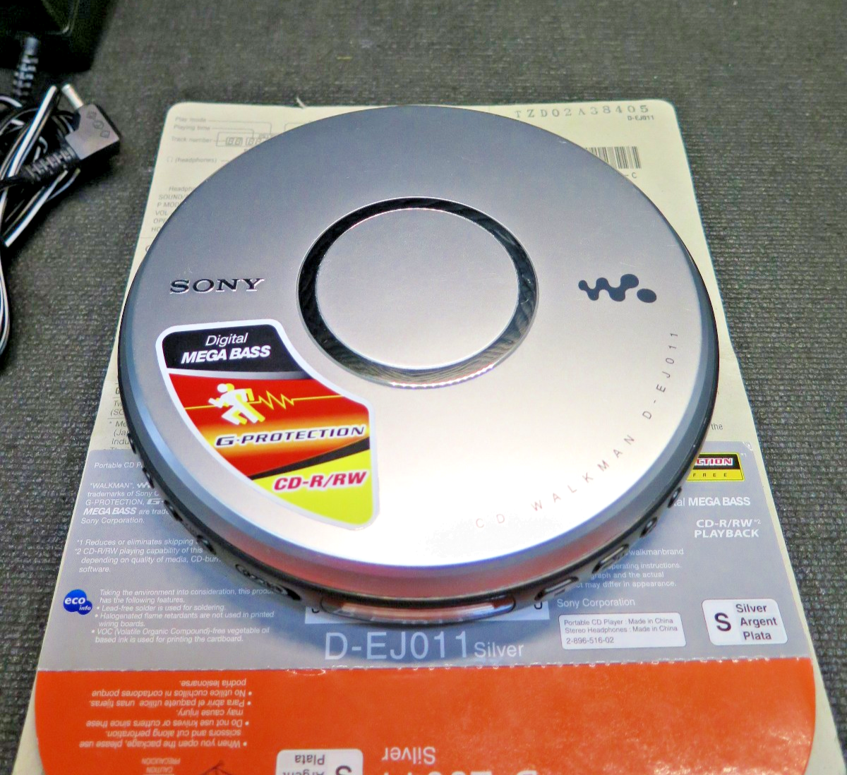 Sony Walkman D‑EJ011 Portable CD Player w/ Power Adapter Mega Bass G‑Protection