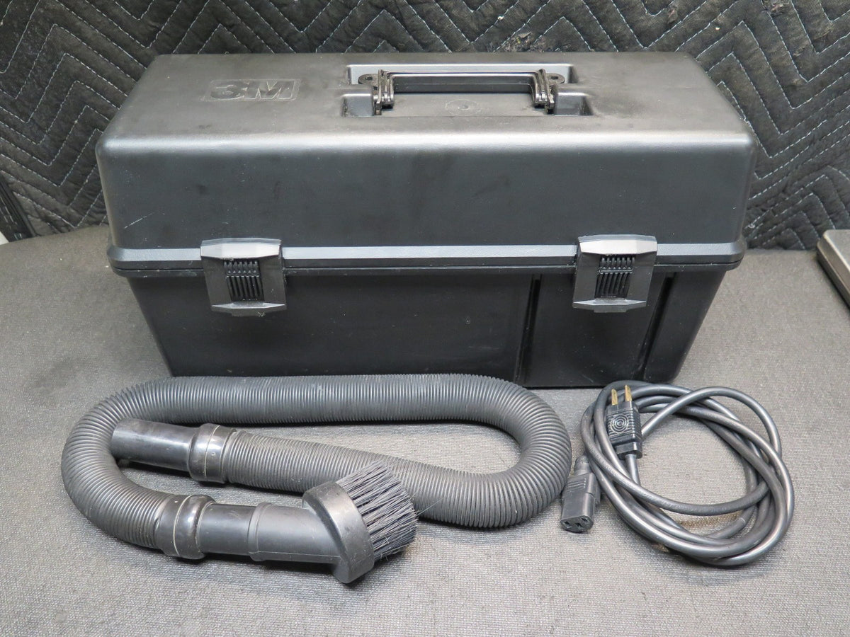 3M Electronics Service Vacuum Model #497 w/ Power Cord, Hose & Brush Attachment