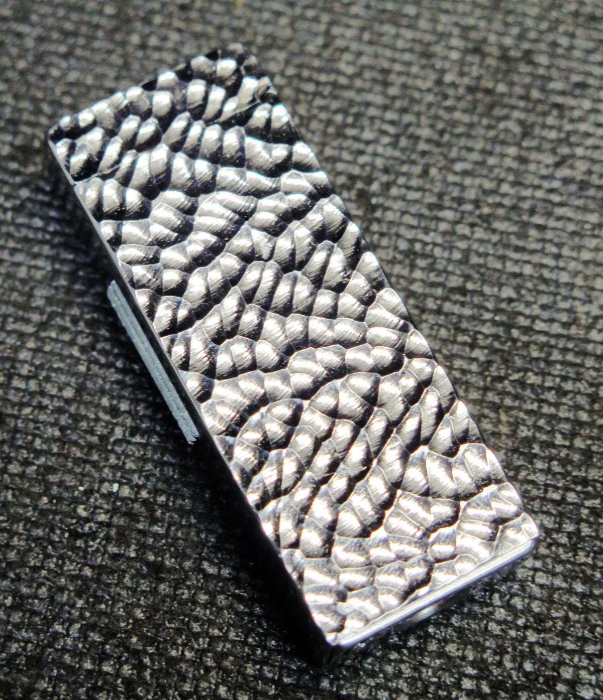 Win 2000 Gas Lighter Silver Tone Hammered Bark Texture Vintage Made in Japan