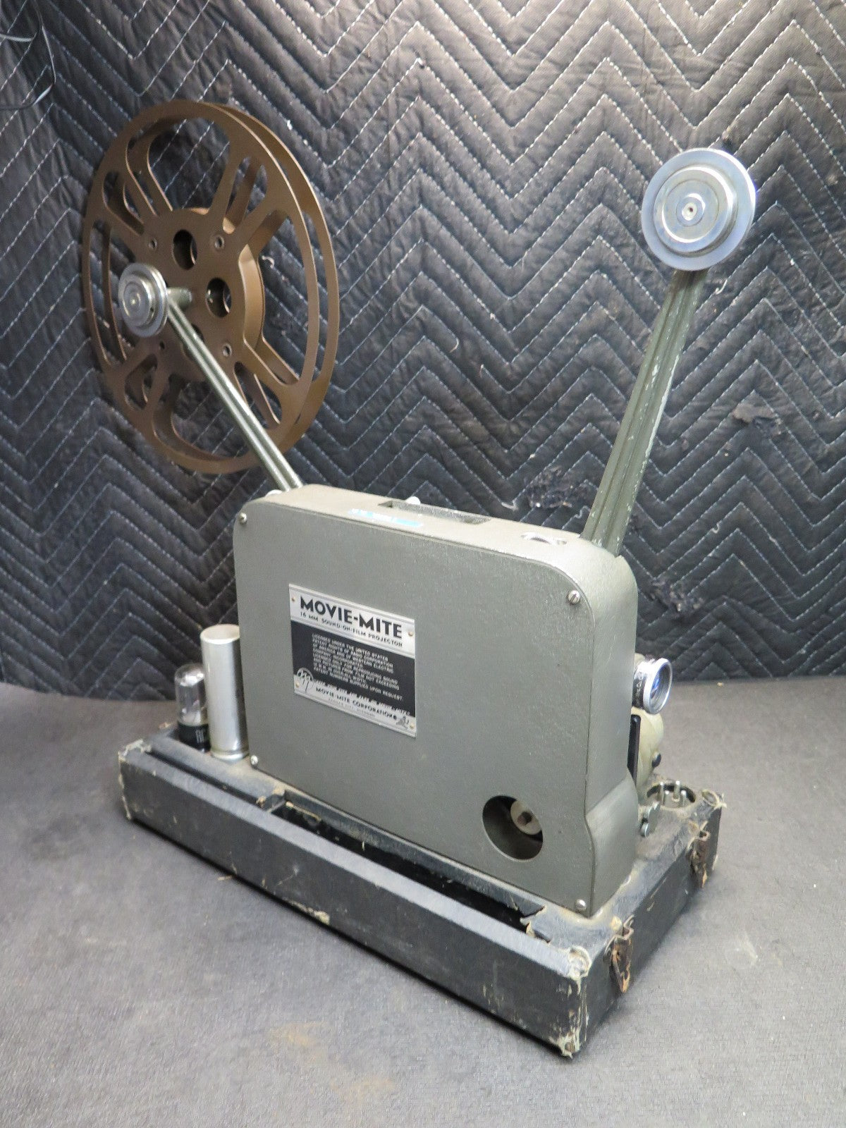 Vintage Movie-Mite 16mm Tube Sound On Film Projector w/ Cover - Power on Tested
