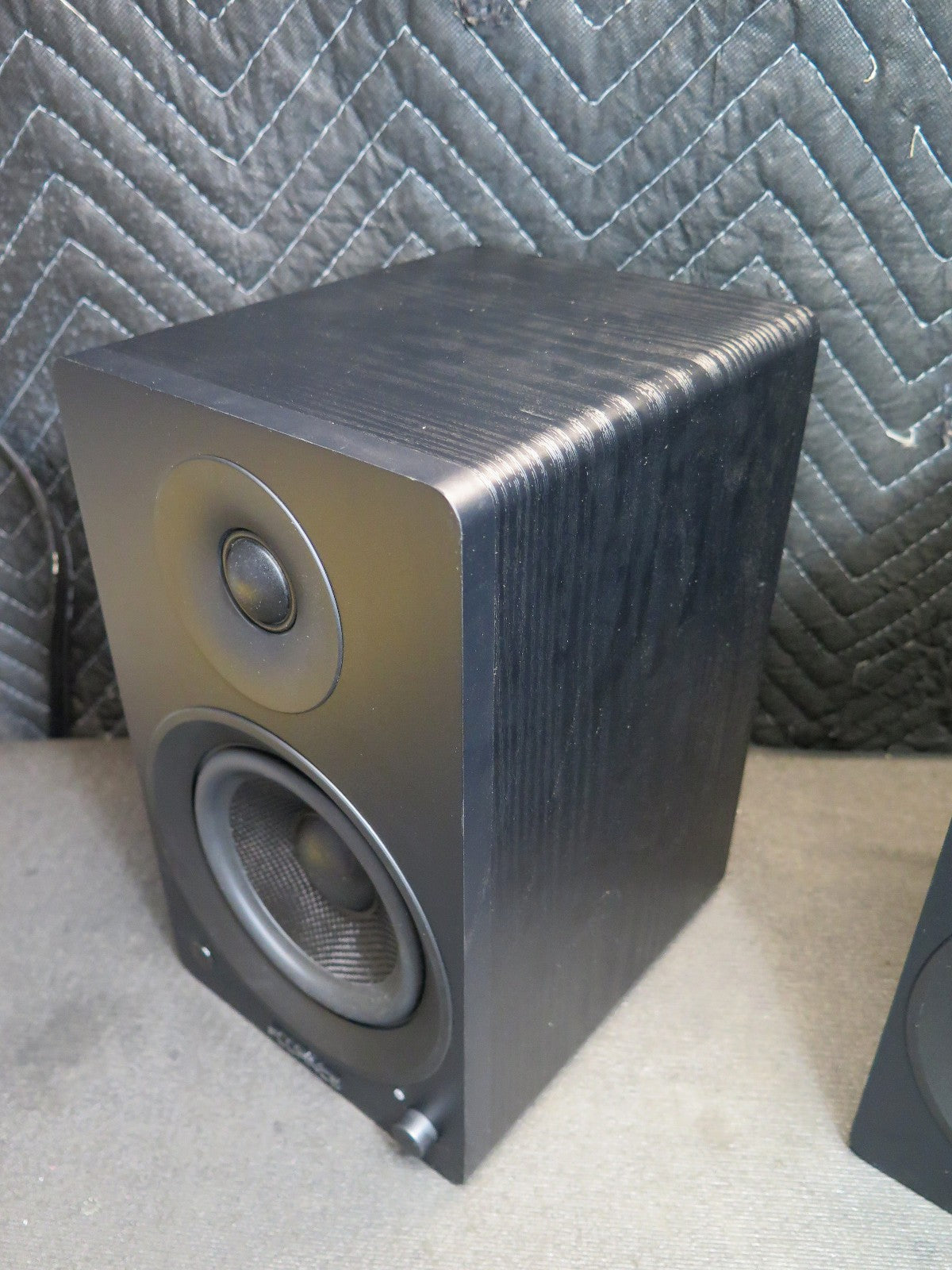 Fluance Ai 41 Powered Stereo Bookshelf Speaker w/ Remote - Bluetooth & RCA Input