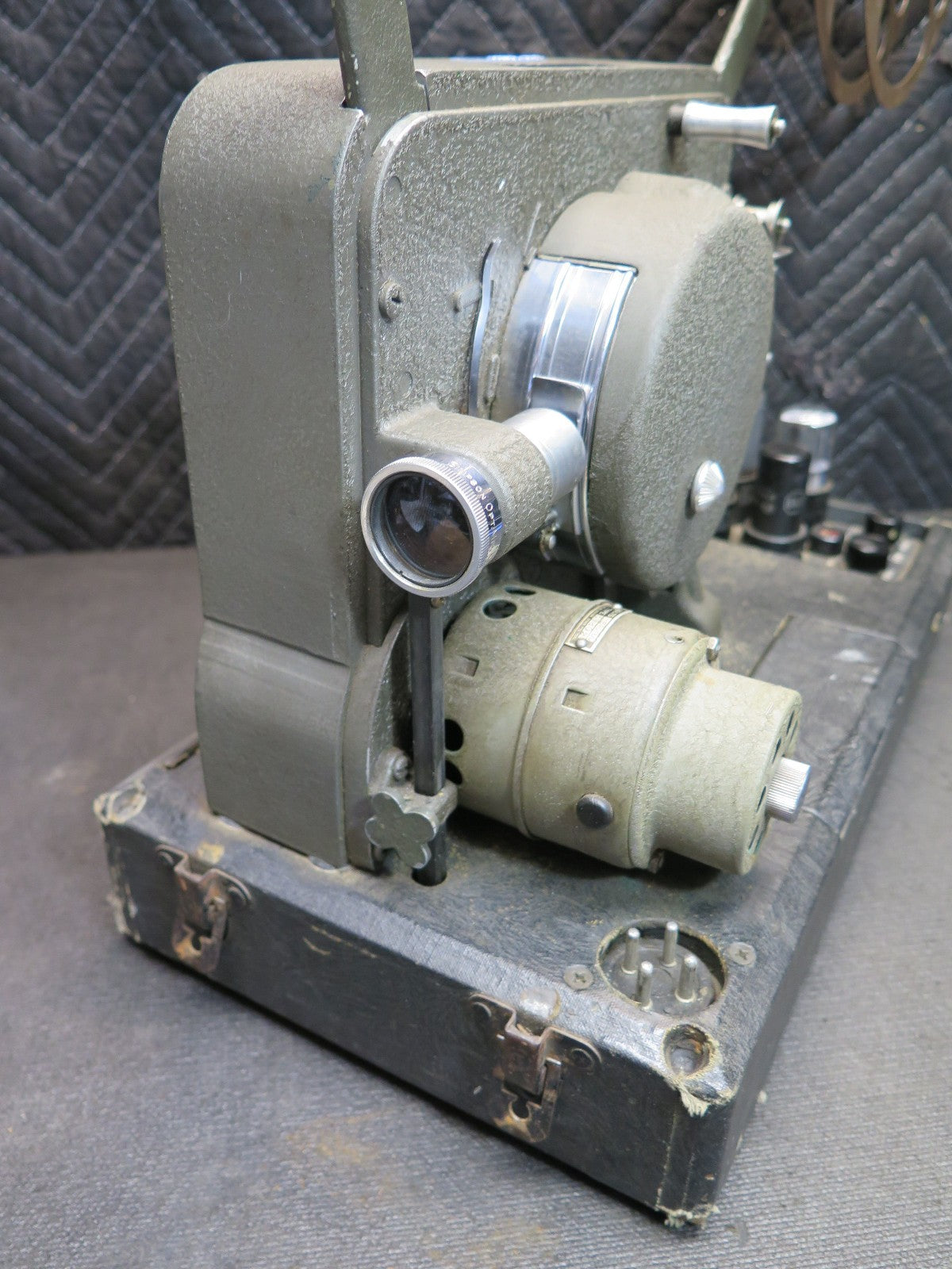 Vintage Movie-Mite 16mm Tube Sound On Film Projector w/ Cover - Power on Tested