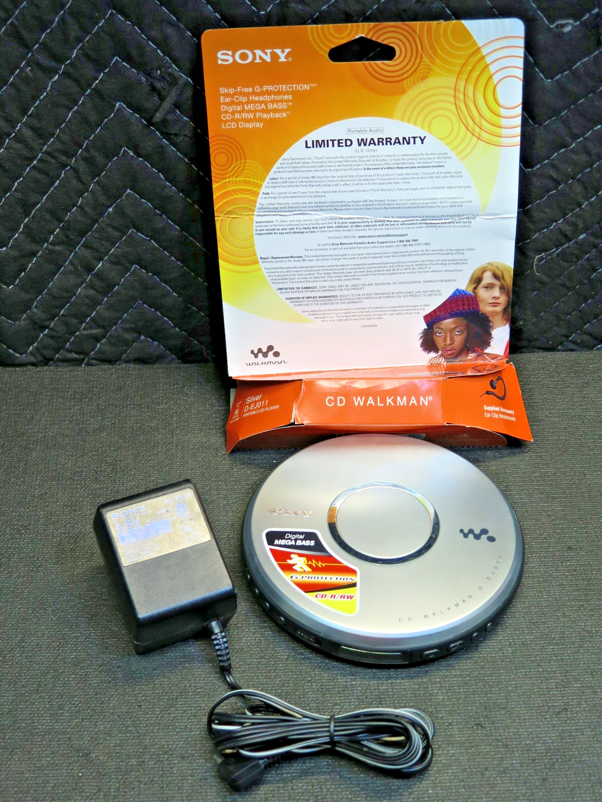 Sony Walkman D‑EJ011 Portable CD Player w/ Power Adapter Mega Bass G‑Protection
