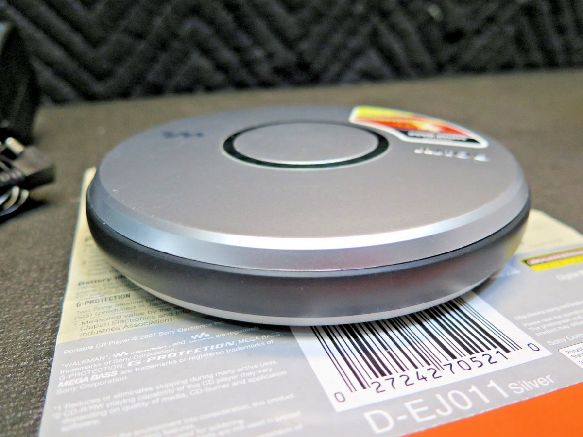 Sony Walkman D‑EJ011 Portable CD Player w/ Power Adapter Mega Bass G‑Protection