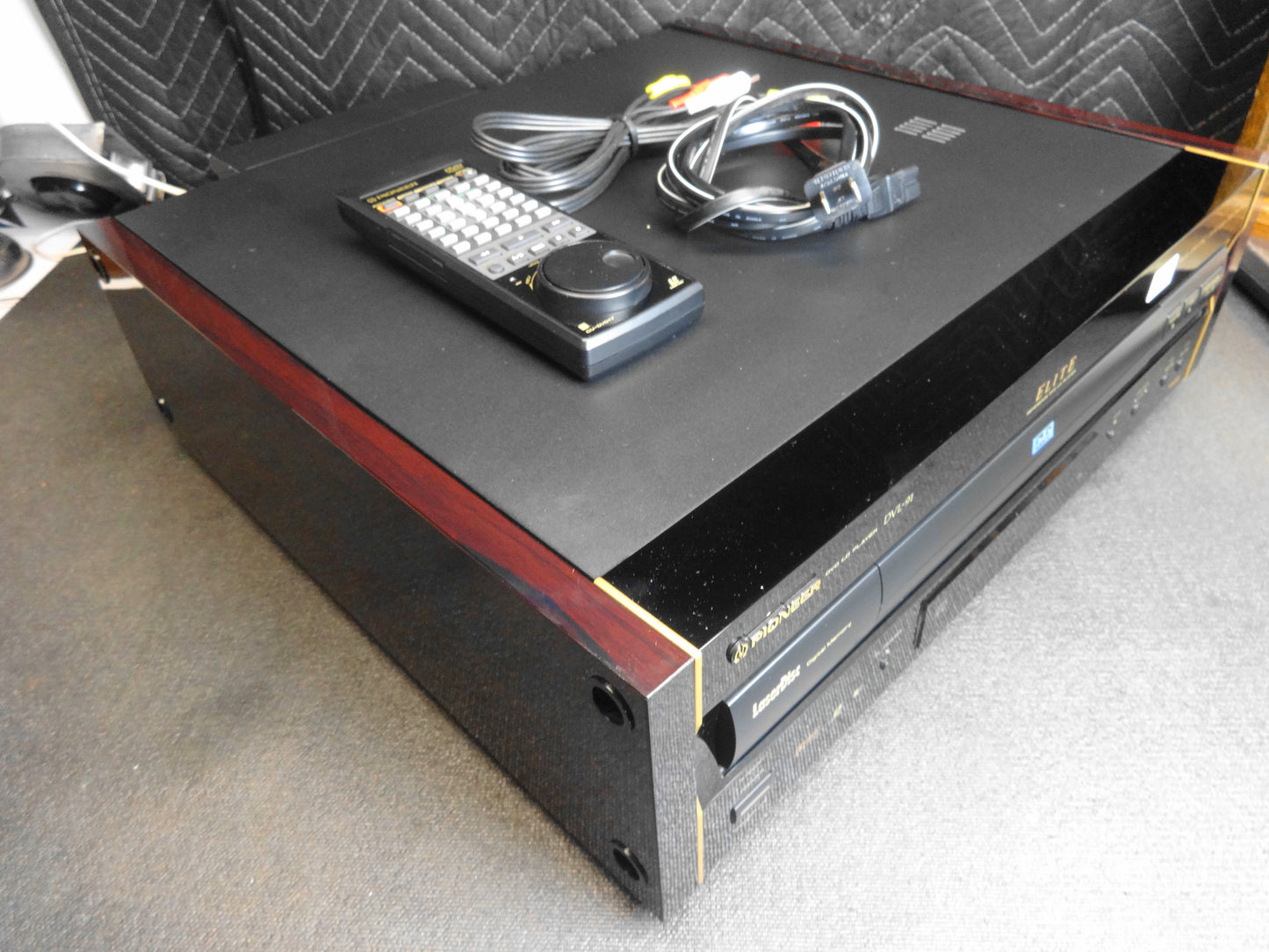 Pioneer Elite DVL-91 LaserDisc Player w/ Remote & Cables - *SERVICED*