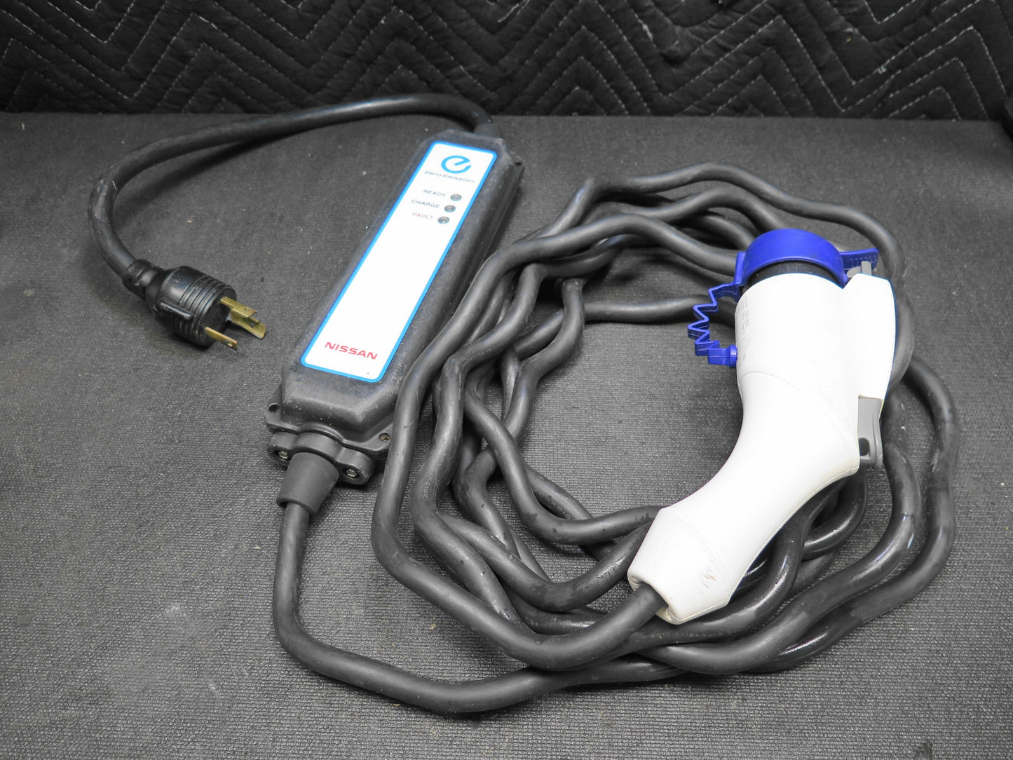 Nissan Leaf Aria Charger 29690 3NF0A EV Battery Charging Cable