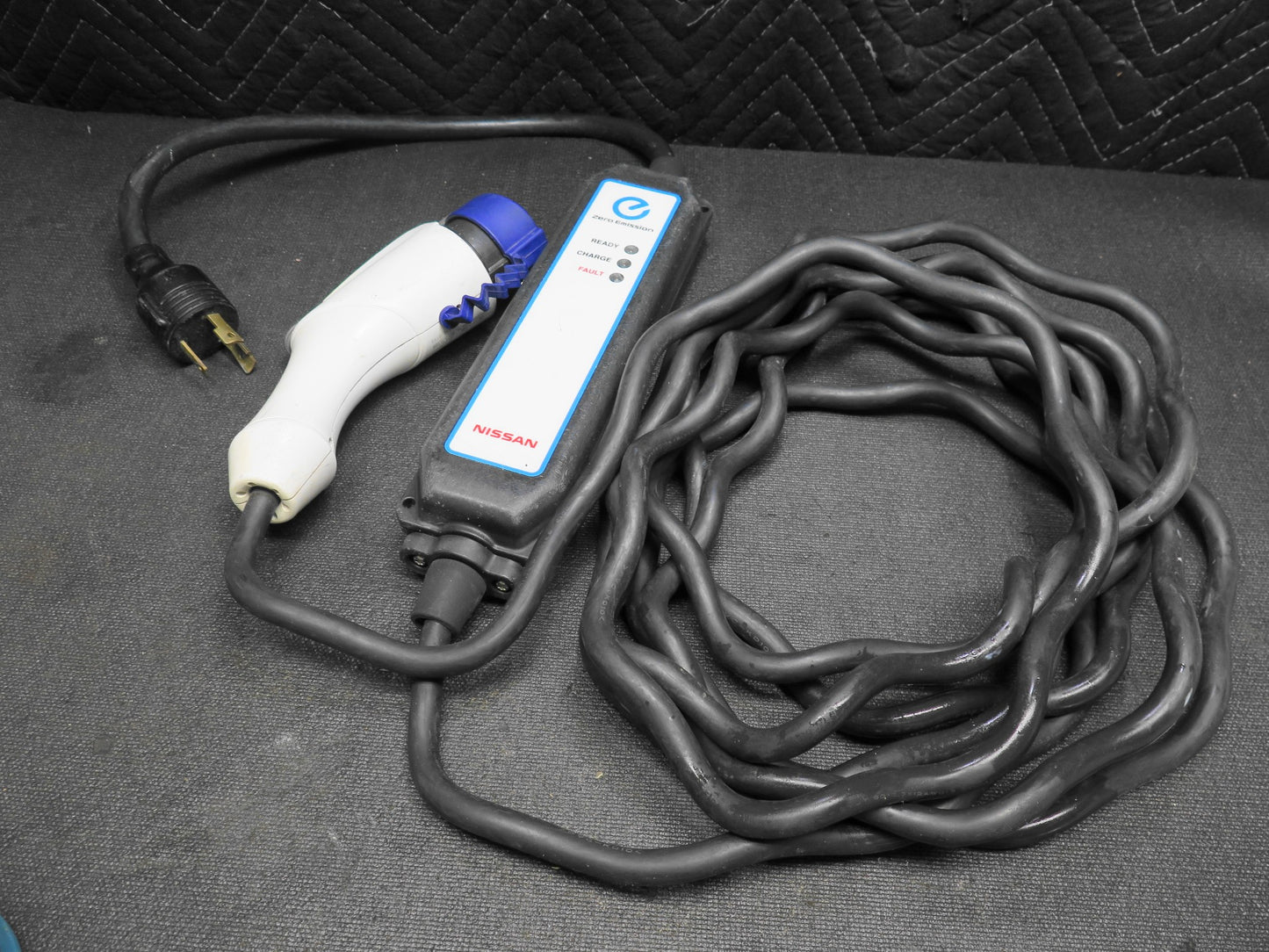 Nissan Leaf Aria Charger 29690 3NF0A EV Battery Charging Cable