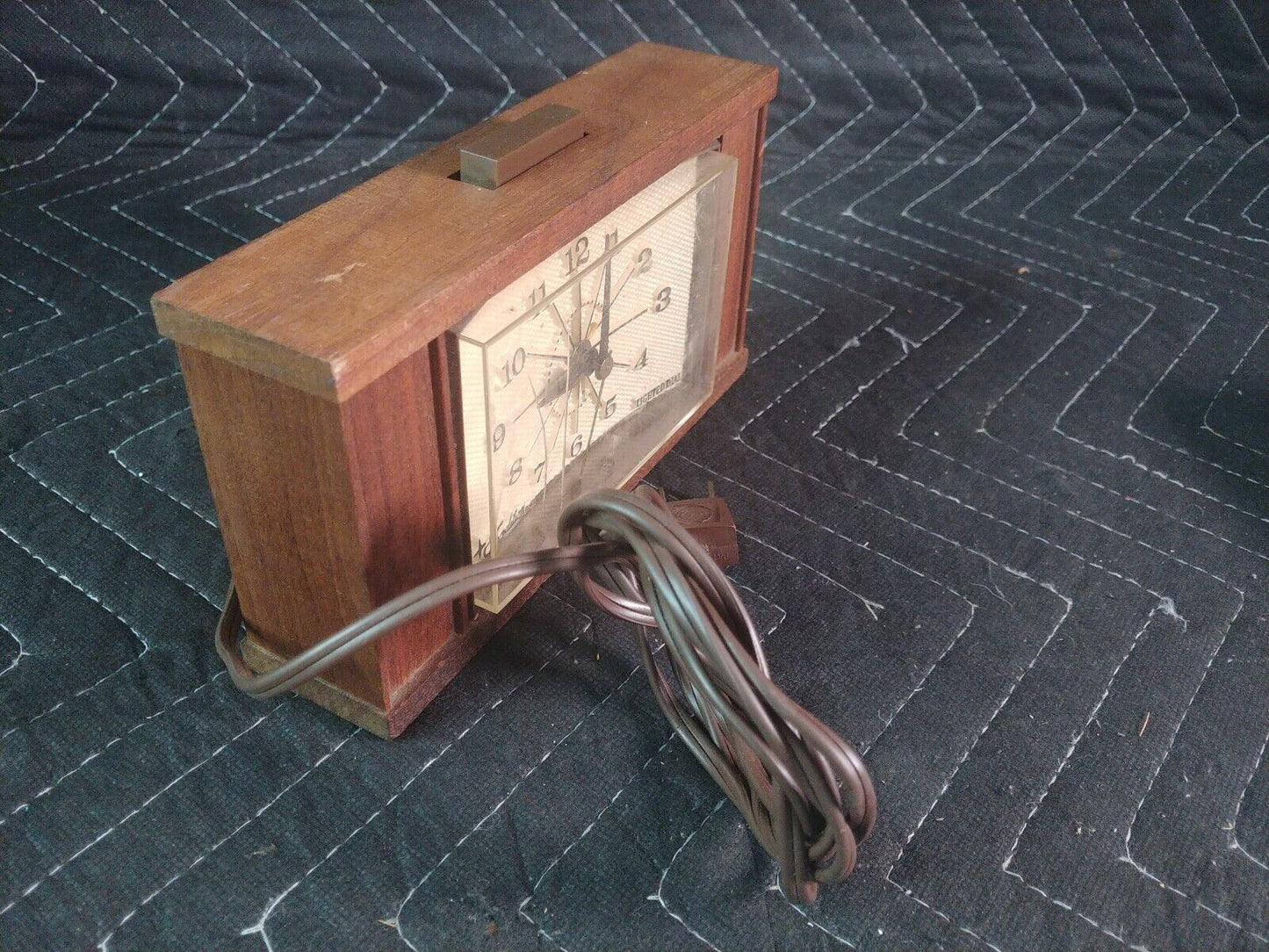 1950s Wooden Case Sears Tradition Ingraham Electric Alarm Clock - 7113 118