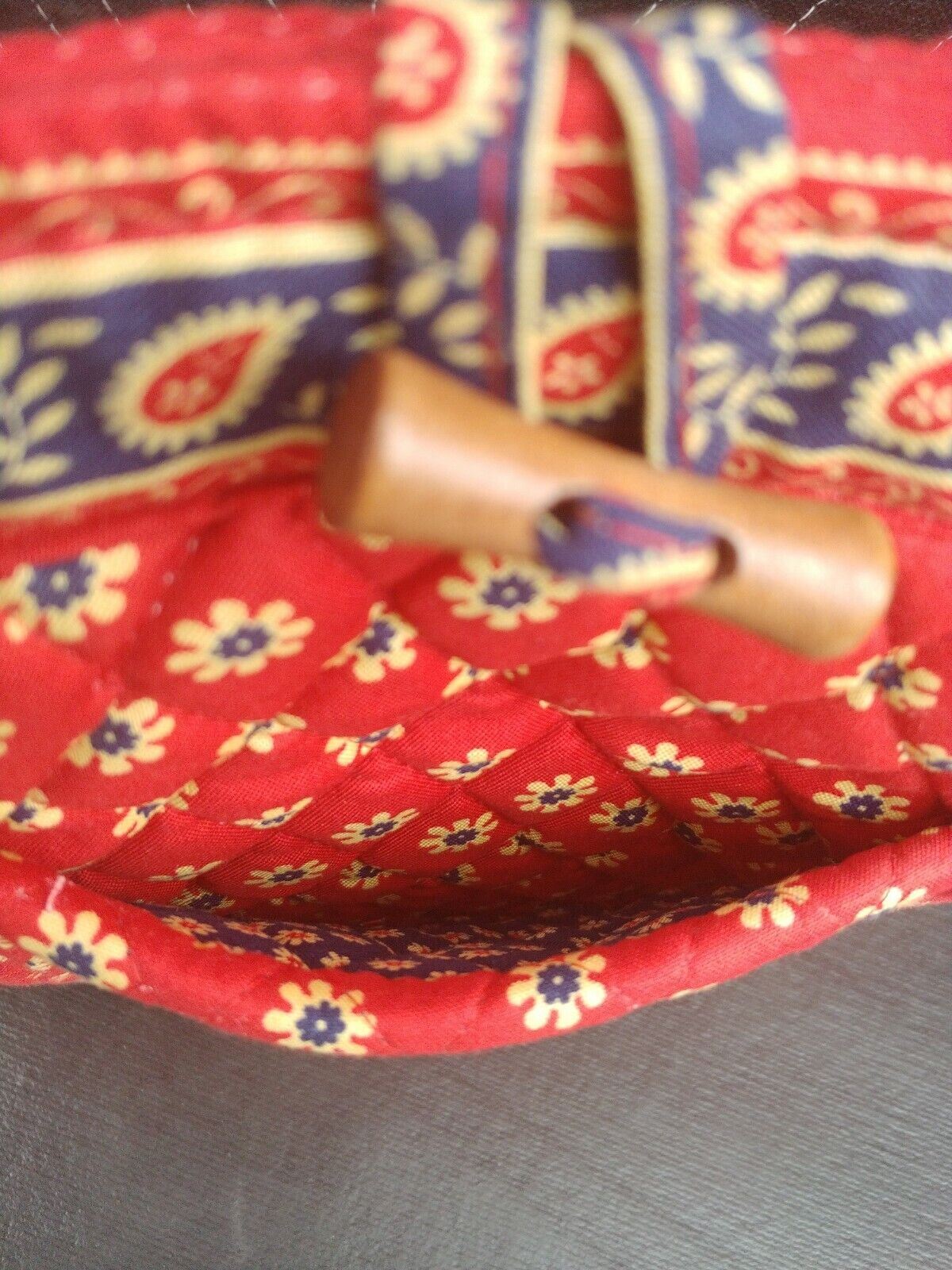 Vera Bradley Miller hand bag purse red w/ floral - wood knob closure