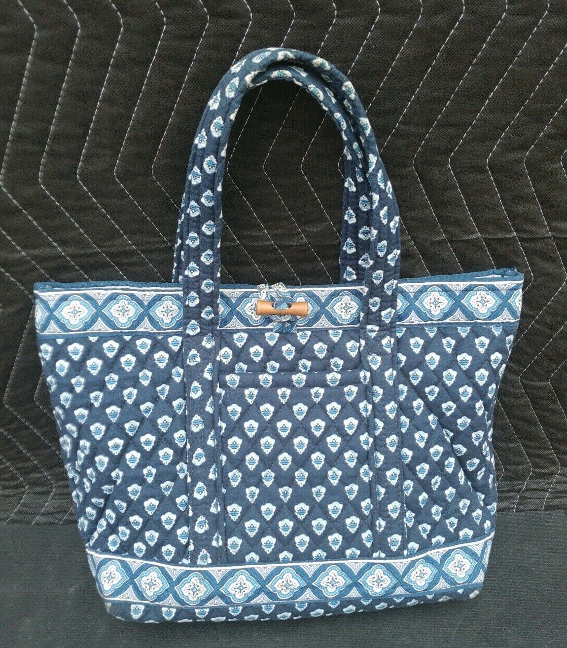 Vera Bradley Miller hand bag purse blue w/ wood knob closure