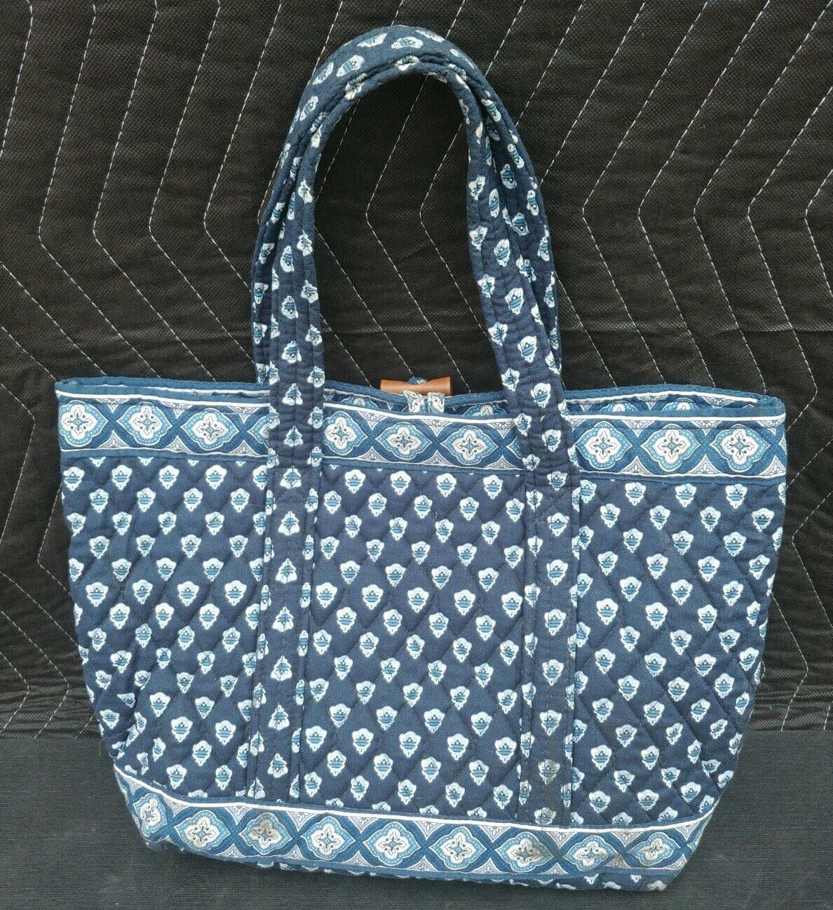 Vera Bradley Miller hand bag purse blue w/ wood knob closure